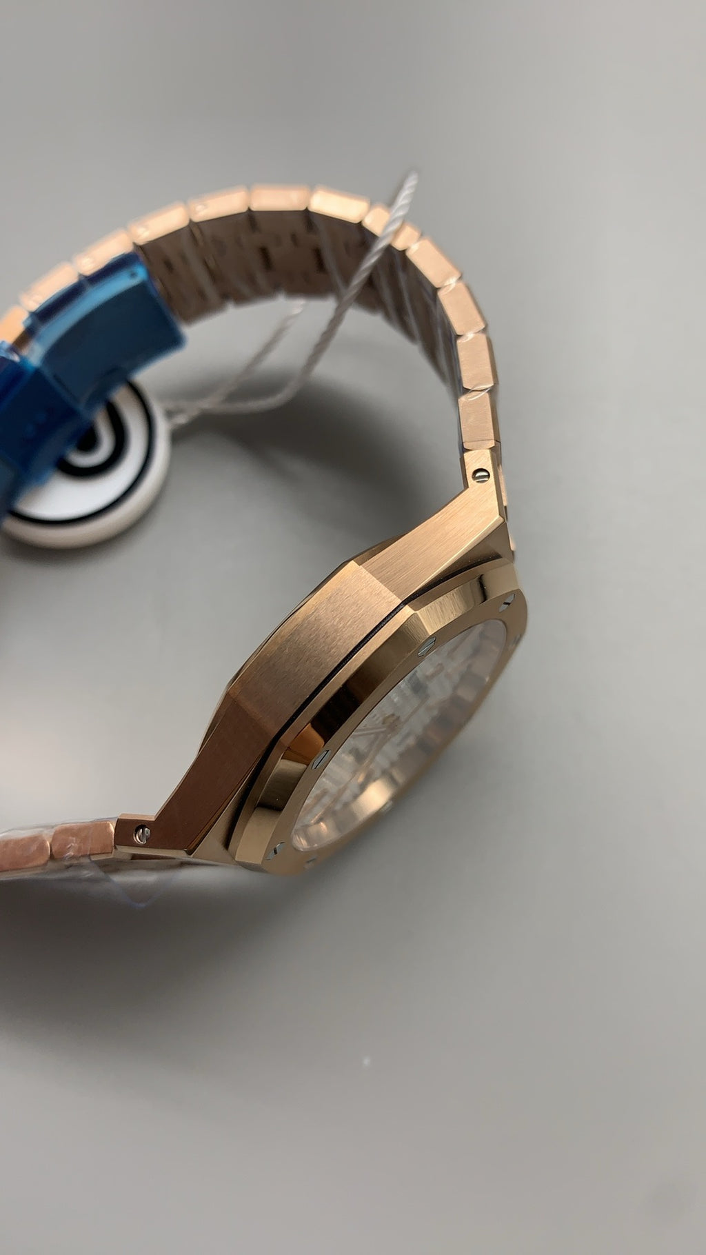 Audemars Piguet Royal Oak 15451 | 37MM | ตัวเรือนสแตนเลสสตีลเคลือบสีโรสโกลด์แบบ PVD | หน้าปัดสีขาวประดับเพชร | กลไกอัตโนมัติ Cal.3120