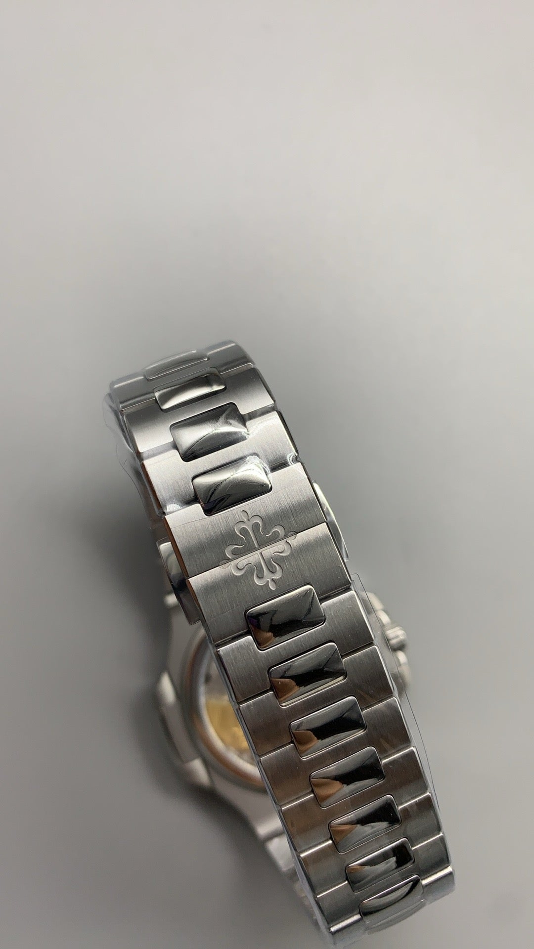 Patek Philippe Nautilus 5712 | 40MM | รุ่นใหม่พร้อมบานพับแบบใหม่ | หน้าปัดสีน้ำเงินอมเทา | กลไกอัตโนมัติ Cal.240 PS IRM C LU