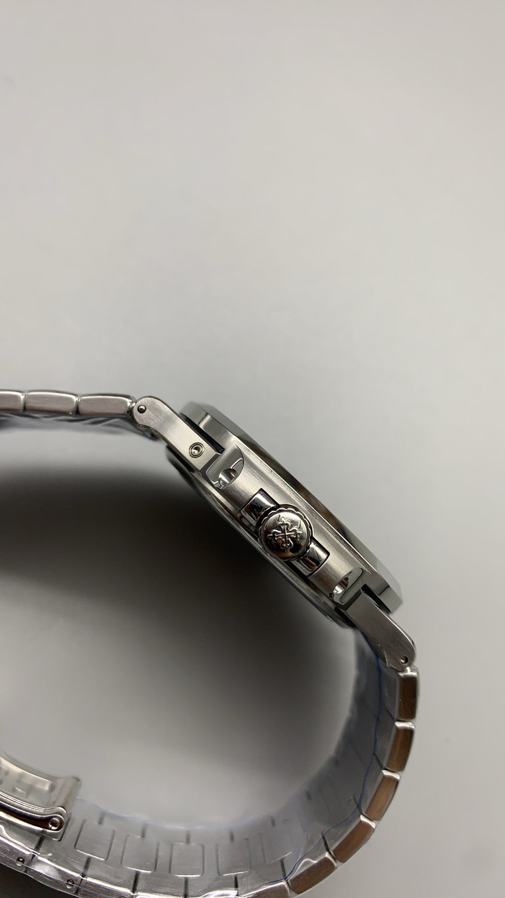 Patek Philippe Nautilus 5712 | 40MM | รุ่นใหม่พร้อมบานพับแบบใหม่ | หน้าปัดสีน้ำเงินอมเทา | กลไกอัตโนมัติ Cal.240 PS IRM C LU