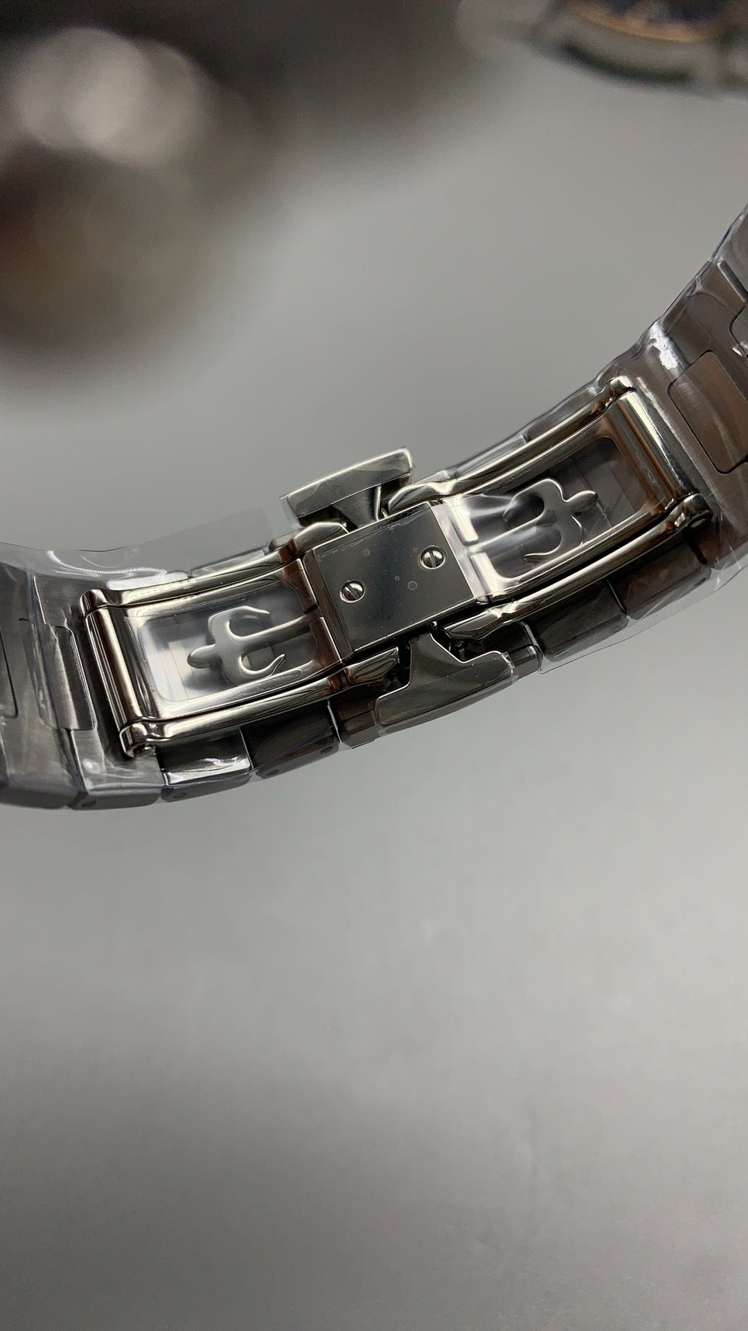 Patek Philippe Nautilus 5712 | 40MM | รุ่นใหม่พร้อมบานพับแบบใหม่ | หน้าปัดสีน้ำเงินอมเทา | กลไกอัตโนมัติ Cal.240 PS IRM C LU