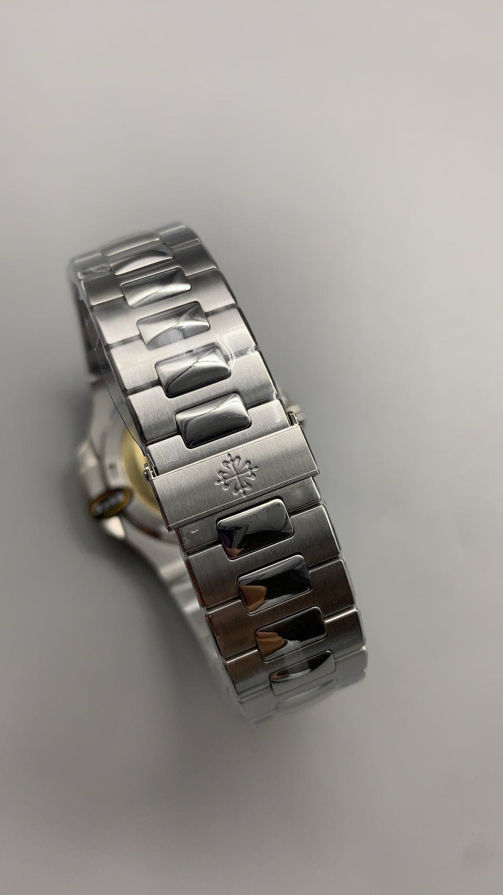 Patek Philippe Nautilus 5711 | 40MM | หน้าปัดสีฟ้า Tiffany | ตัวเรือนสแตนเลสสตีล | กลไกอัตโนมัติ Cal.324 S C