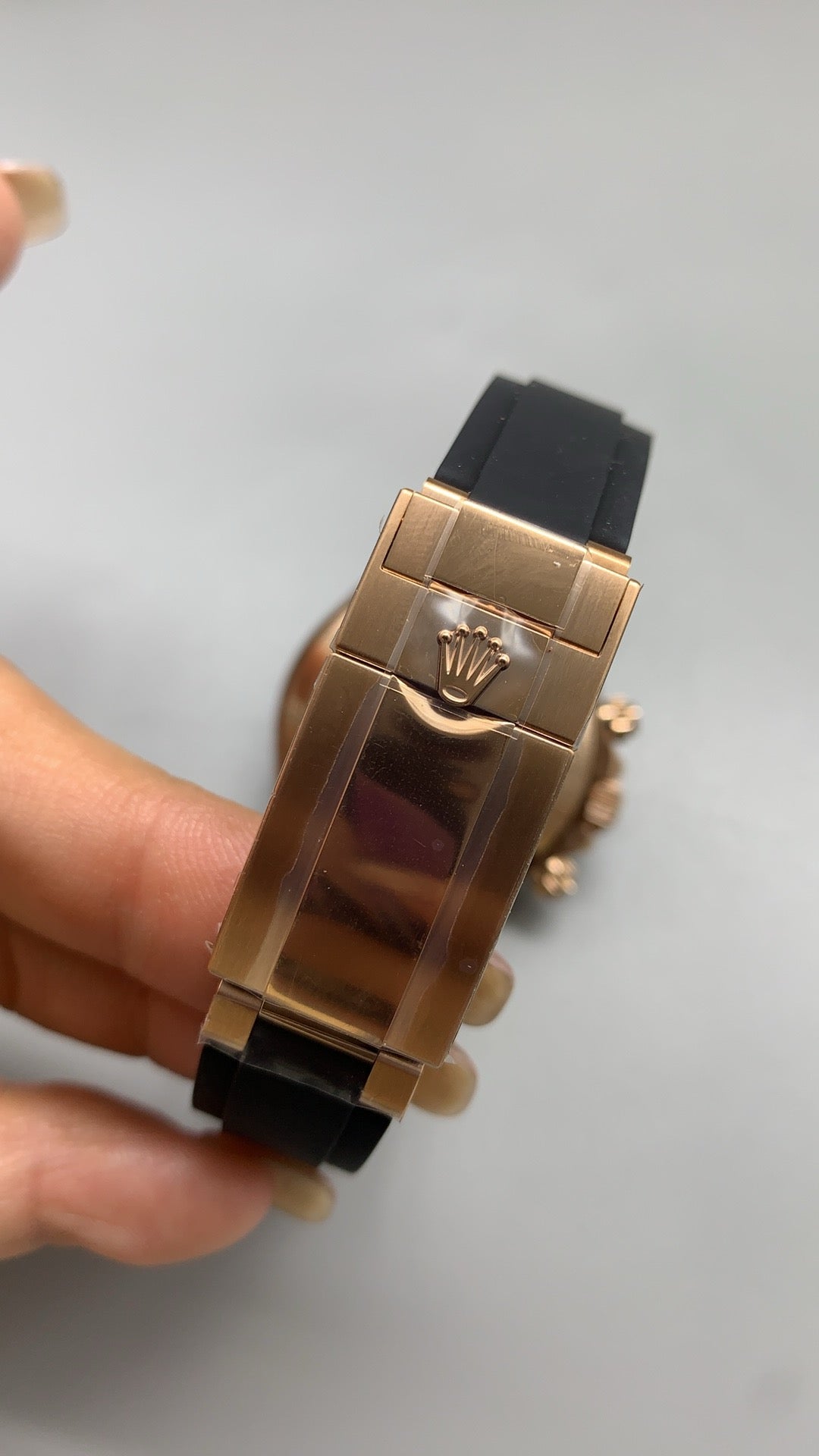 Rolex Daytona 40MM | หน้าปัดสีน้ำตาล | ตัวเรือนสแตนเลสเคลือบสีโรสโกลด์ PVD | สายยาง | กลไกอัตโนมัติ Cal.4130