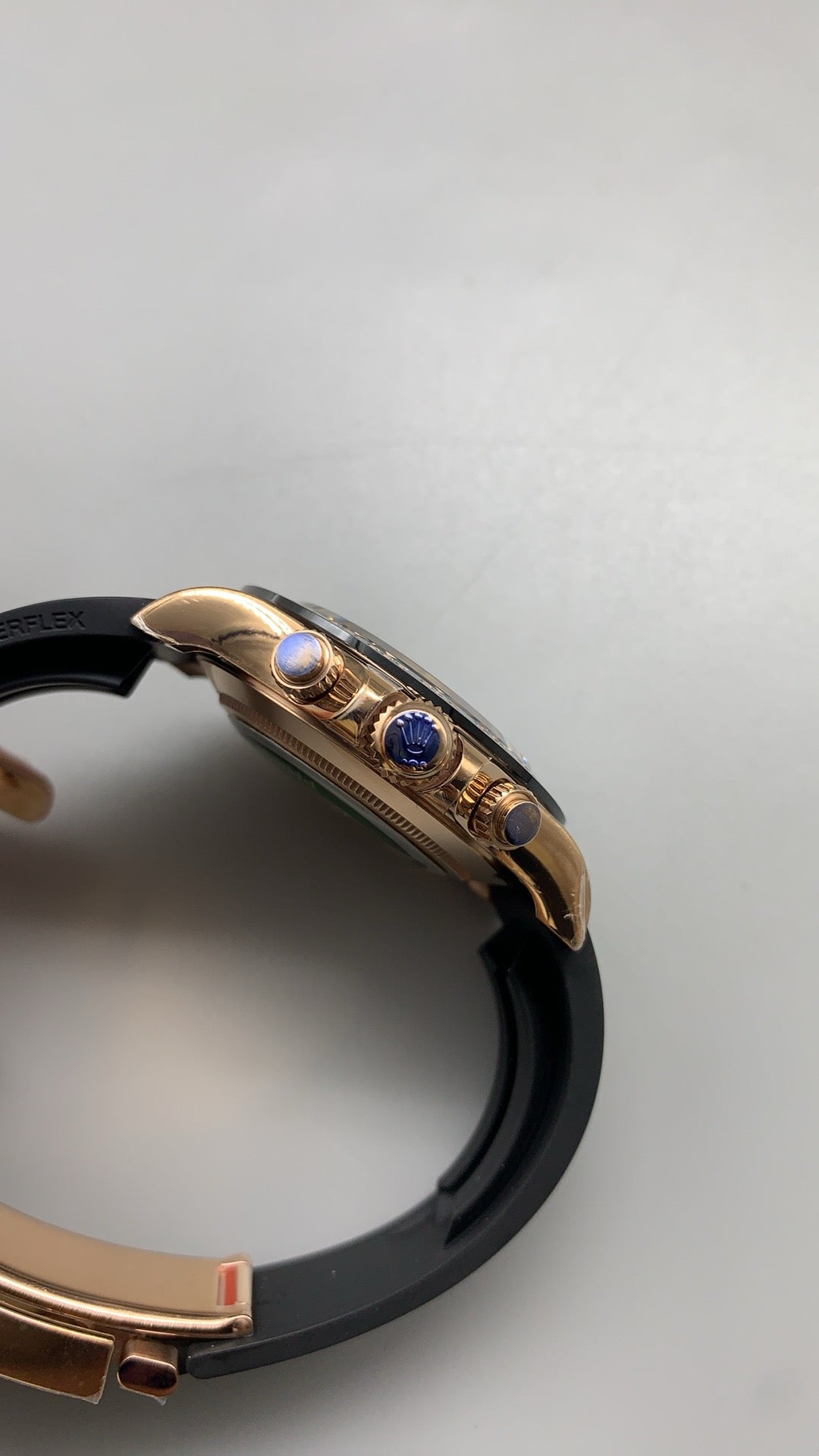 Rolex Daytona 40MM | หน้าปัดสีน้ำตาล | ตัวเรือนสแตนเลสเคลือบสีโรสโกลด์ PVD | สายยาง | กลไกอัตโนมัติ Cal.4130