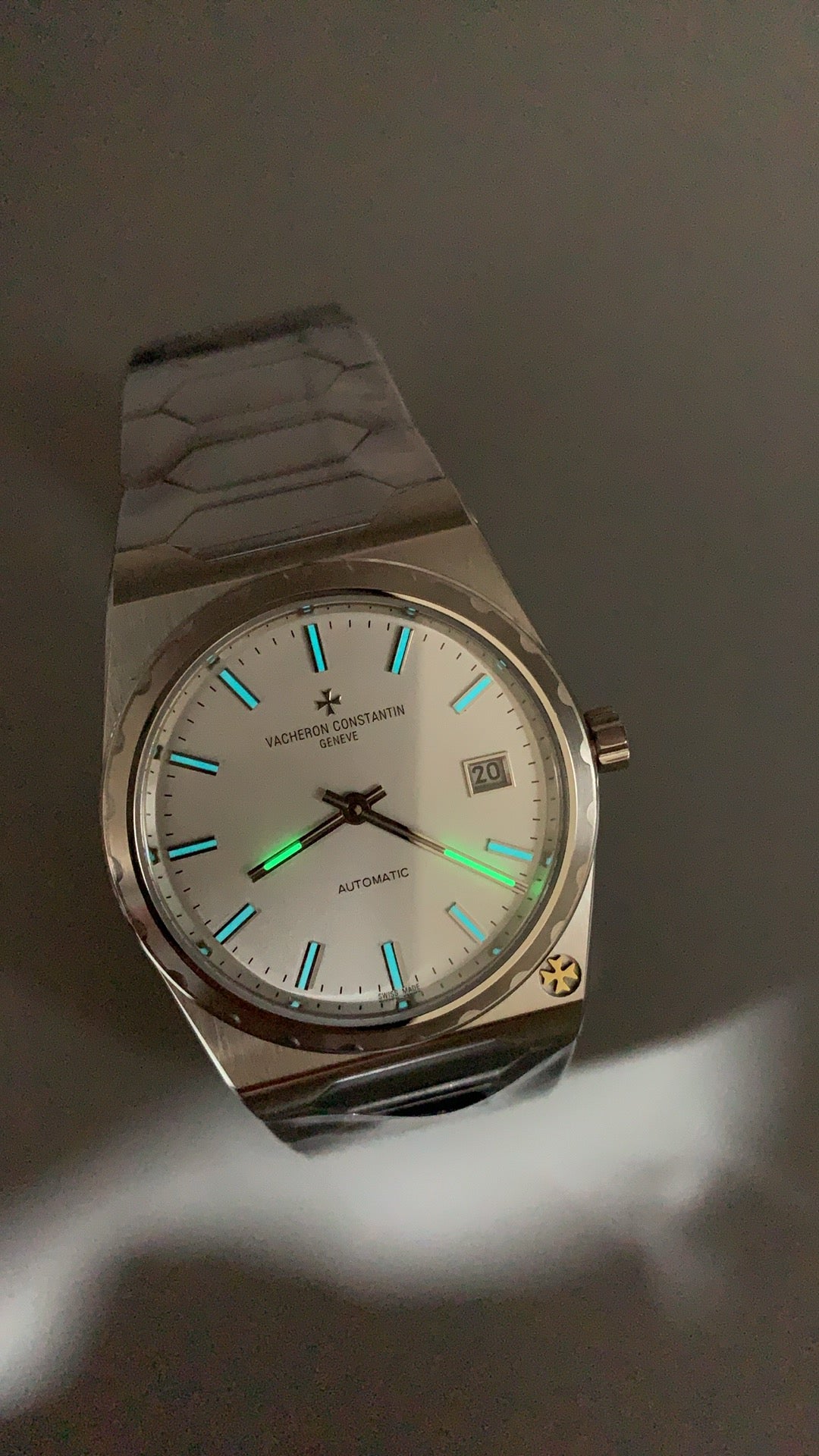 Vacheron Constantin Historiques 222 | 37MM | ตัวเรือนสแตนเลสสตีล | หน้าปัดสีทองแชมเปญ | สายเหล็กสแตนเลส | กลไกอัตโนมัติ Cal.2455/2