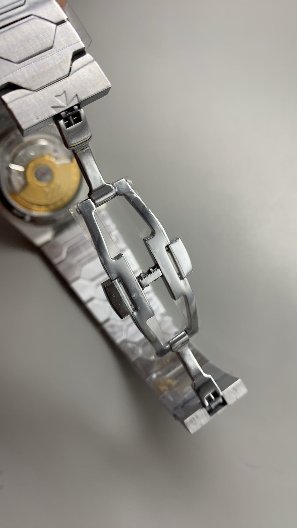 Vacheron Constantin Historiques 222 | 37MM | ตัวเรือนสแตนเลสสตีล | หน้าปัดสีทองแชมเปญ | สายเหล็กสแตนเลส | กลไกอัตโนมัติ Cal.2455/2