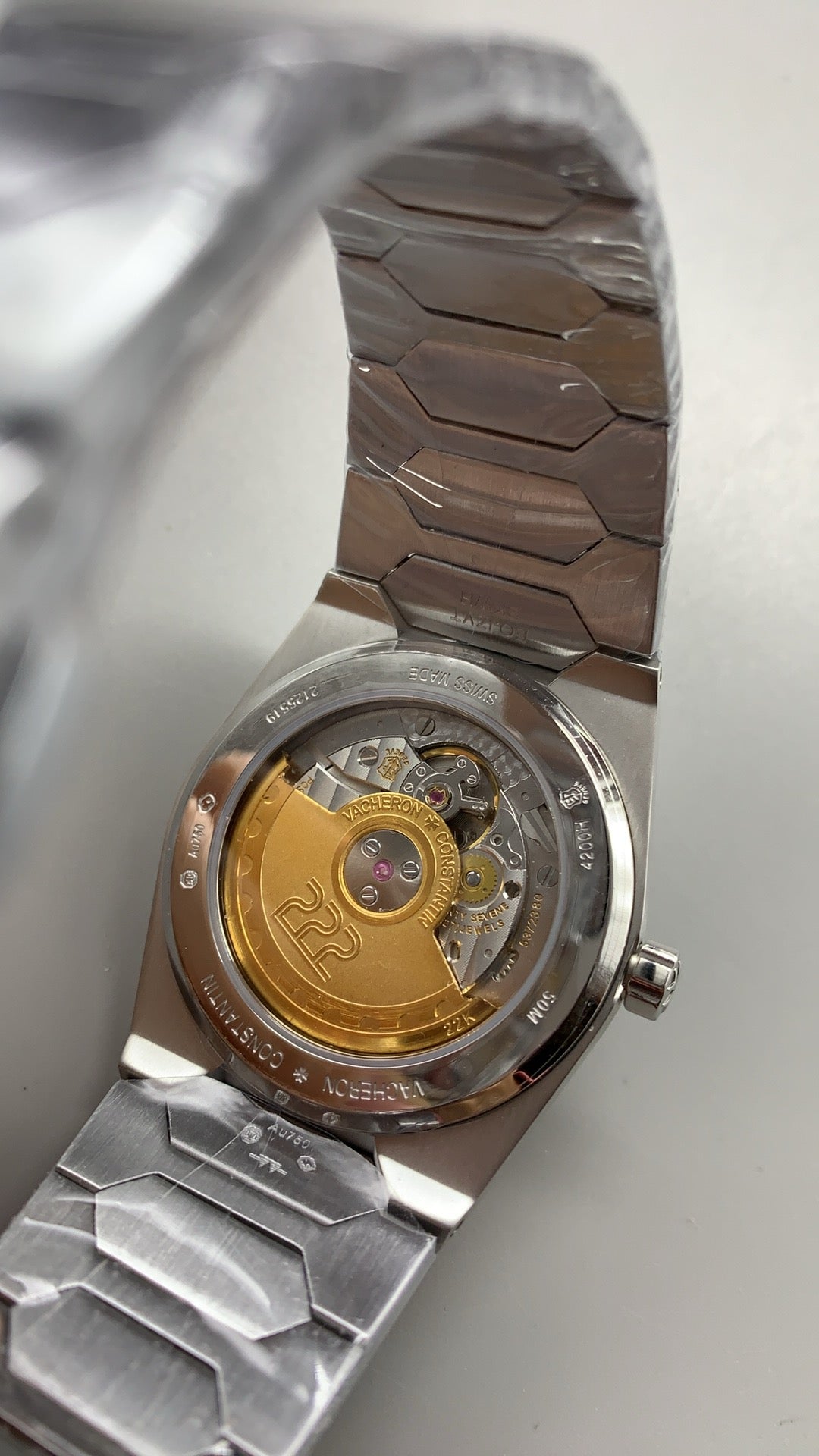 Vacheron Constantin Historiques 222 | 37MM | ตัวเรือนสแตนเลสสตีล | หน้าปัดสีทองแชมเปญ | สายเหล็กสแตนเลส | กลไกอัตโนมัติ Cal.2455/2