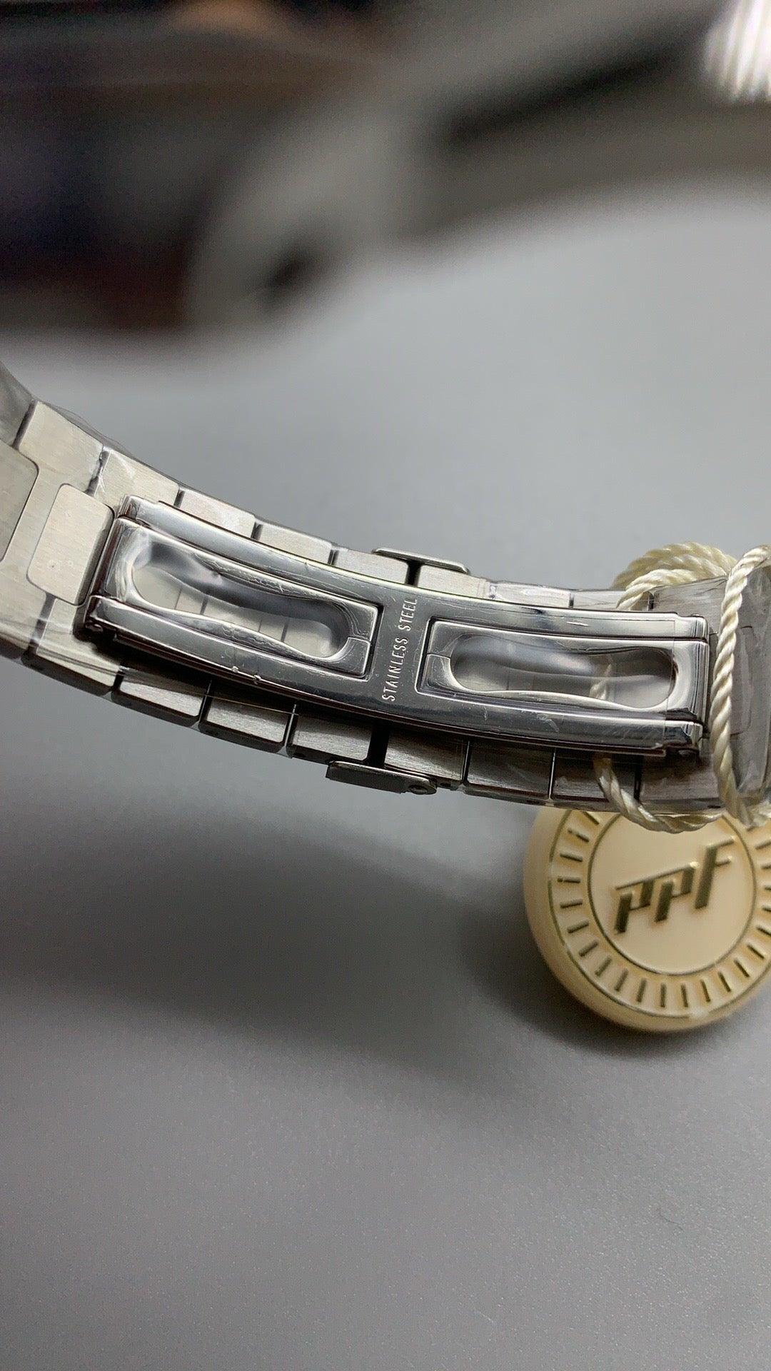 Patek Philippe Nautilus 5711 | 40MM | หน้าปัดสีน้ำเงินลายริ้ว | ตัวเรือนสแตนเลสสตีล | กลไกอัตโนมัติ Cal.324 S C