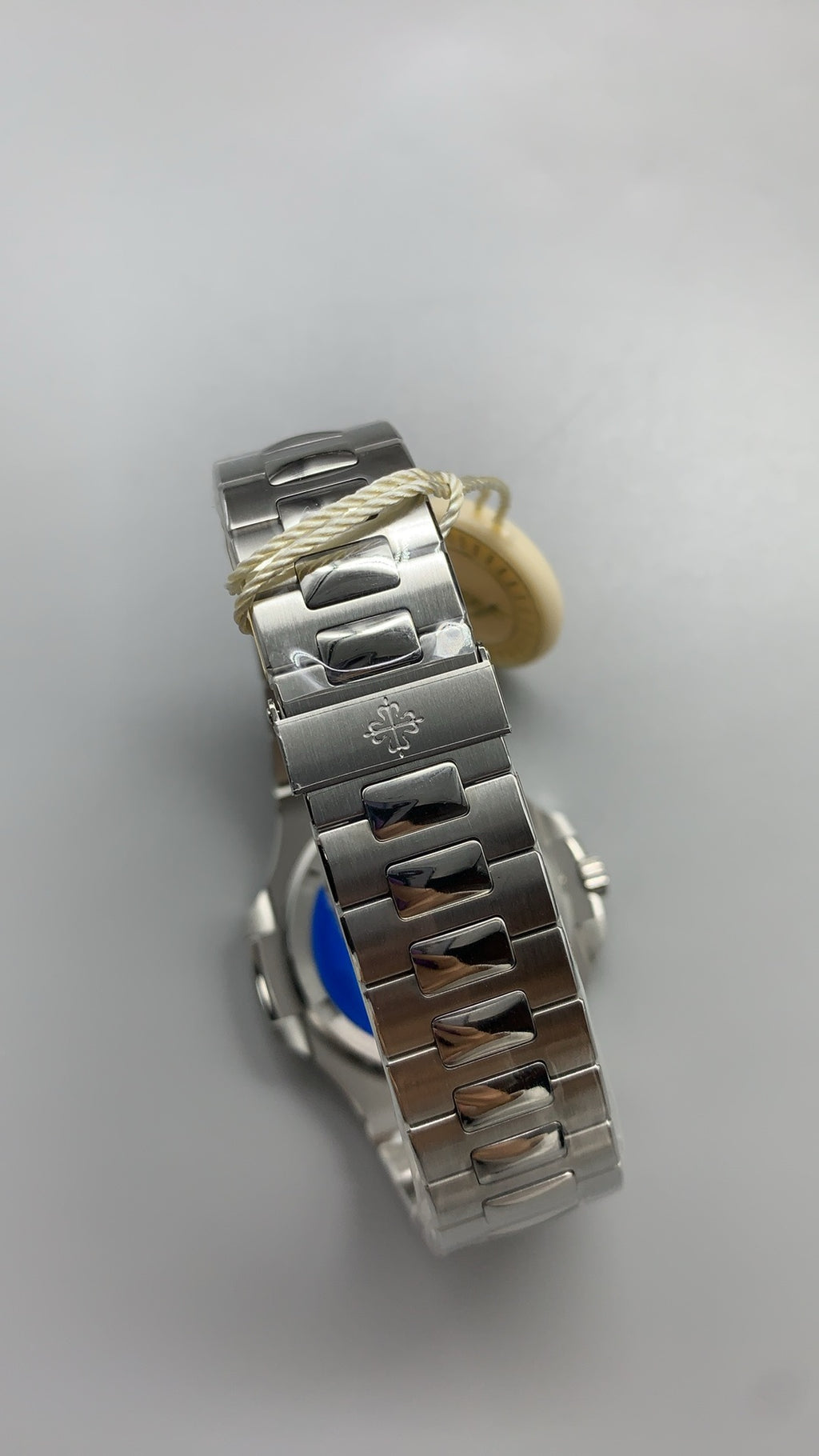 Patek Philippe Nautilus 5711 | 40MM | หน้าปัดสีน้ำเงินลายริ้ว | ตัวเรือนสแตนเลสสตีล | กลไกอัตโนมัติ Cal.324 S C