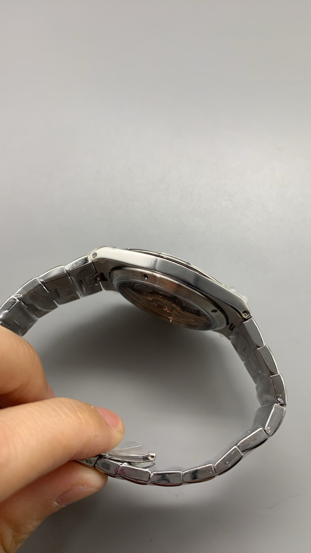 Vacheron Constantin Overseas Ultra-Thin 2000V | 40MM | ตัวเรือนสแตนเลสสตีล | ตัวเรือนบางพิเศษ | หน้าปัดสีน้ำเงิน | สายเหล็กสแตนเลส | กลไกอัตโนมัติ Cal.1120