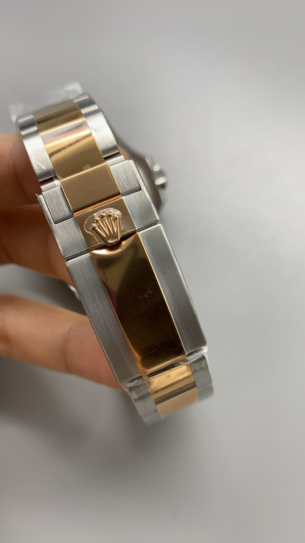 Rolex Yacht-Master 40MM | ตัวเรือนสแตนเลสสลับเคลือบสีโรสโกลด์ PVD | กลไกอัตโนมัติ Cal.3235