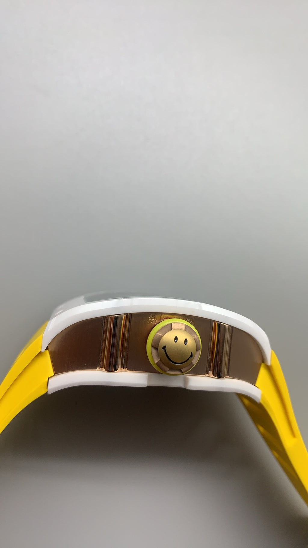 Richard Mille RM88 Smiley | 42.3MM | ตัวเรือนไวท์โกลด์เคลือบ PVD สีทอง | หน้าปัดตกแต่งลาย Smiley | กลไกอัตโนมัติ CRMT7