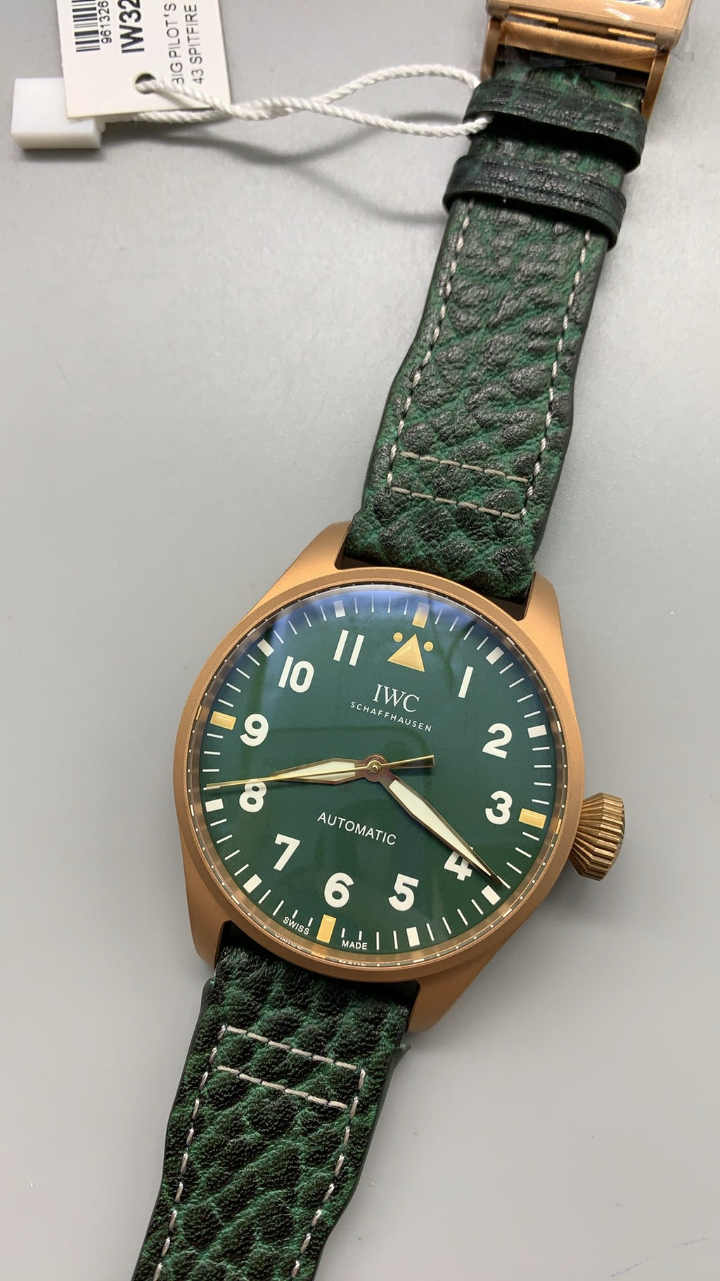 IWC Big Pilot's Watch 43 Bronze Green | 43MM | ตัวเรือนบรอนซ์ | หน้าปัดสีเขียว | สายหนังสีเขียว | กลไกอัตโนมัติ Cal.82100