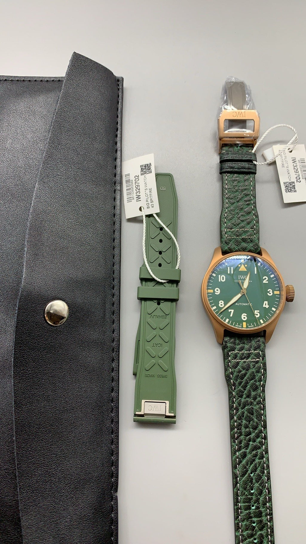 IWC Big Pilot's Watch 43 Bronze Green | 43MM | ตัวเรือนบรอนซ์ | หน้าปัดสีเขียว | สายหนังสีเขียว | กลไกอัตโนมัติ Cal.82100