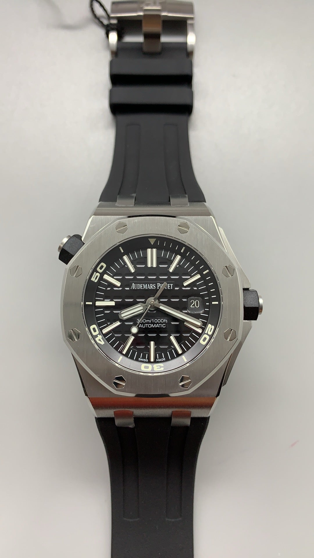 Audemars Piguet Royal Oak Offshore Diver 15710ST | 42MM | ตัวเรือนสแตนเลสสตีล | หน้าปัดสีดำคลาสสิก | กลไกอัตโนมัติ Cal.3120