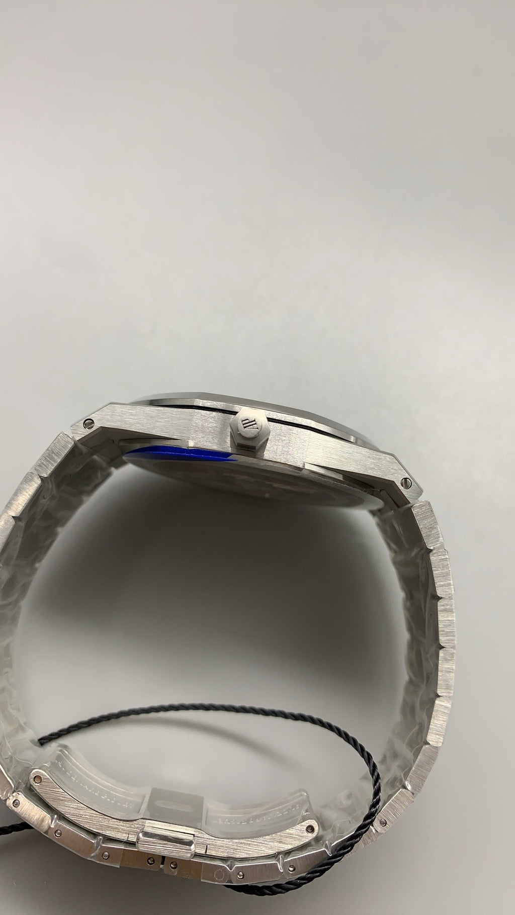 Audemars Piguet Royal Oak 16202ST | 39MM | ตัวเรือนสแตนเลสสตีล | หน้าปัดสีน้ำเงินซันเบิร์สต์ | กลไกอัตโนมัติ Cal.7121