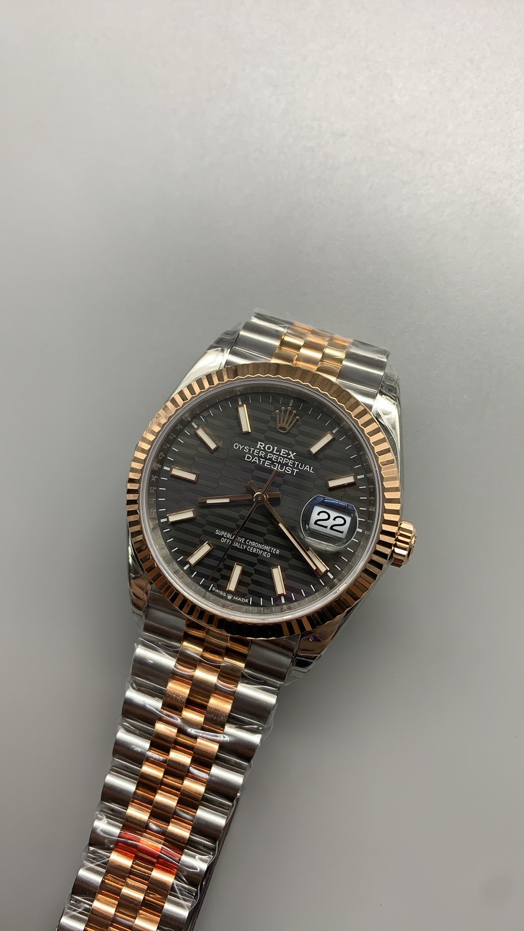 Rolex Datejust 36MM | หน้าปัดลายตาราง | ตัวเรือนสแตนเลสสลับเคลือบสีโรสโกลด์ PVD | กลไกอัตโนมัติ Cal.3235