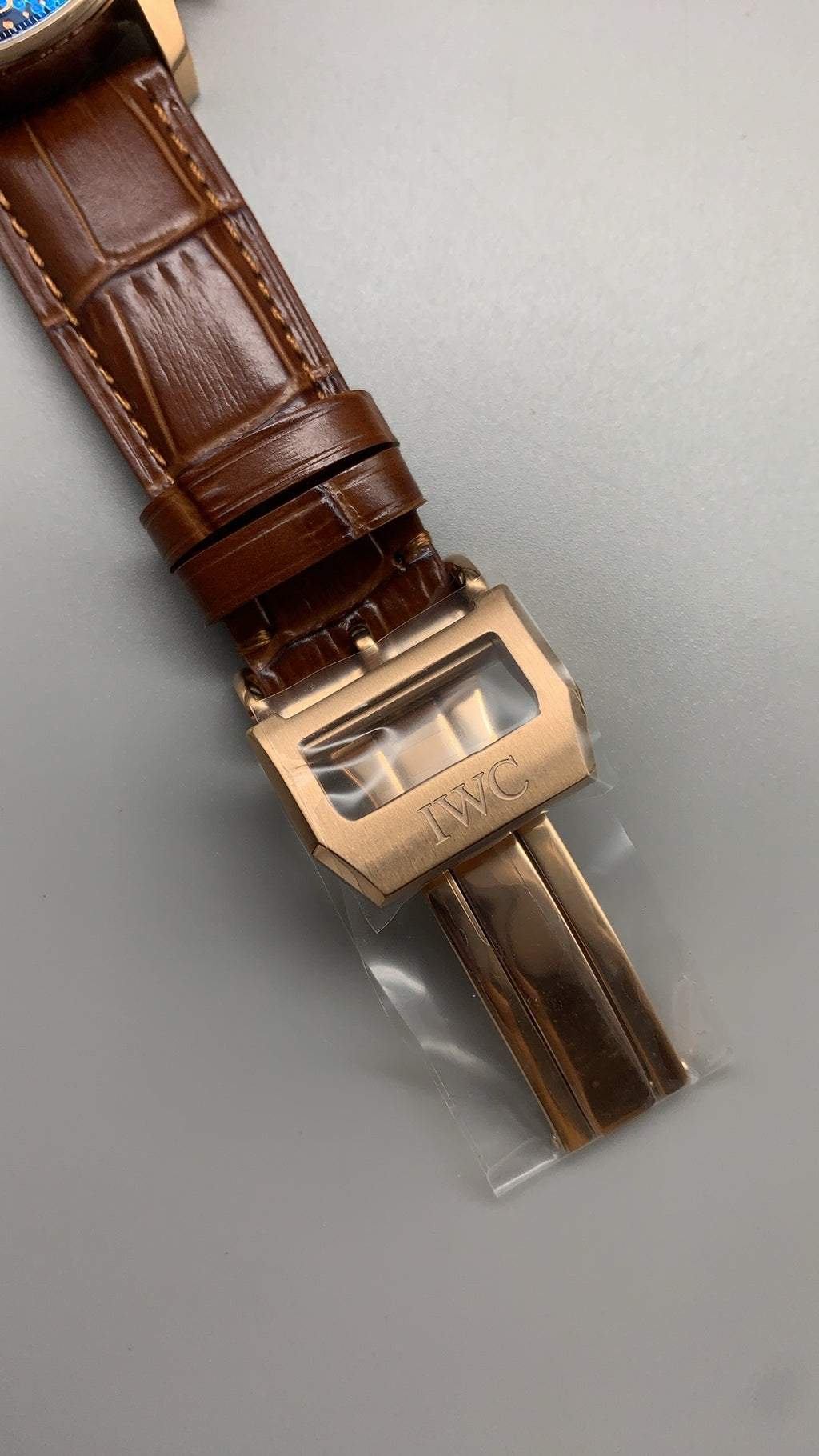 IWC Portugieser Chronograph | 41MM | ตัวเรือนโทนโรสโกลด์ | ฟังก์ชันจับเวลา | หน้าปัดสีน้ำเงิน | สายหนังจระเข้สีน้ำตาล | กลไกอัตโนมัติ Cal.69355