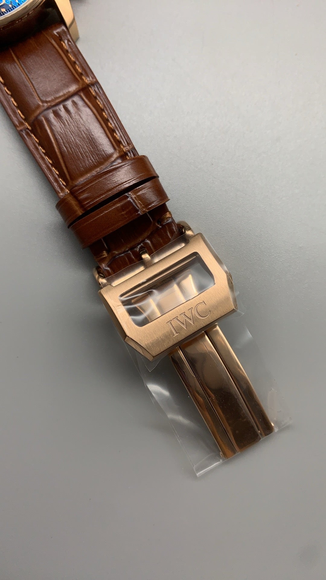 IWC Portugieser Chronograph | 41MM | ตัวเรือนโทนโรสโกลด์ | ฟังก์ชันจับเวลา | หน้าปัดสีน้ำเงิน | สายหนังจระเข้สีน้ำตาล | กลไกอัตโนมัติ Cal.69355