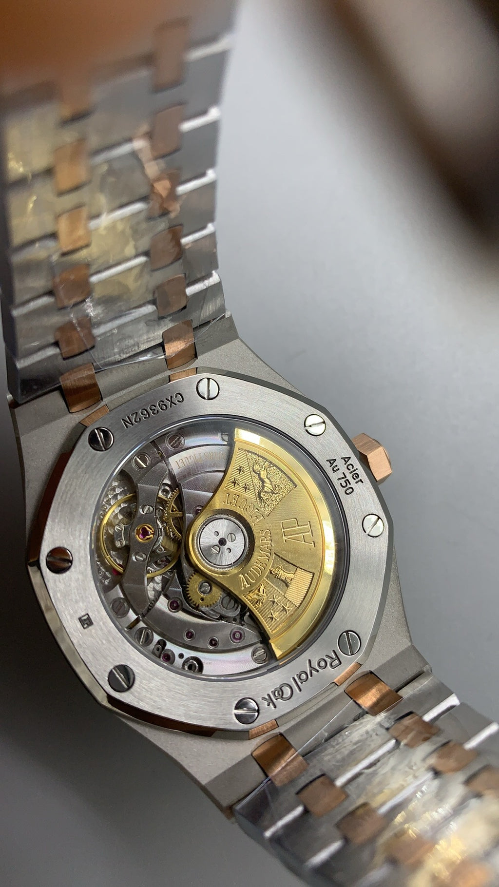 Audemars Piguet Royal Oak 15451SR | 37MM | ตัวเรือนทูโทนสแตนเลสสตีล+เคลือบสีโรสโกลด์แบบ PVD | หน้าปัดสีขาวประดับเพชร | กลไกอัตโนมัติ Cal.3120