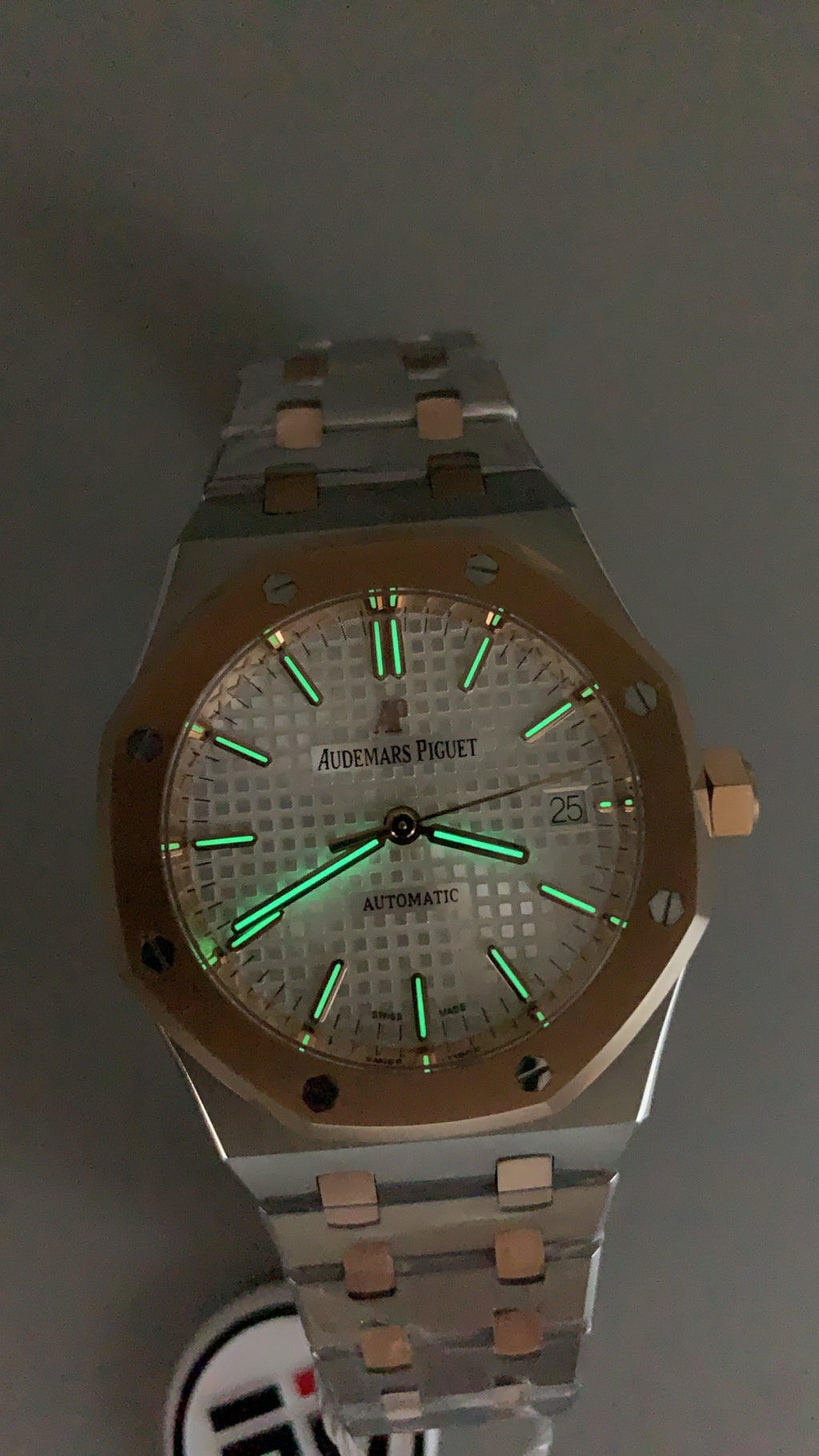 Audemars Piguet Royal Oak 15451SR | 37MM | ตัวเรือนทูโทนสแตนเลสสตีล+เคลือบสีโรสโกลด์แบบ PVD | หน้าปัดสีขาวประดับเพชร | กลไกอัตโนมัติ Cal.3120