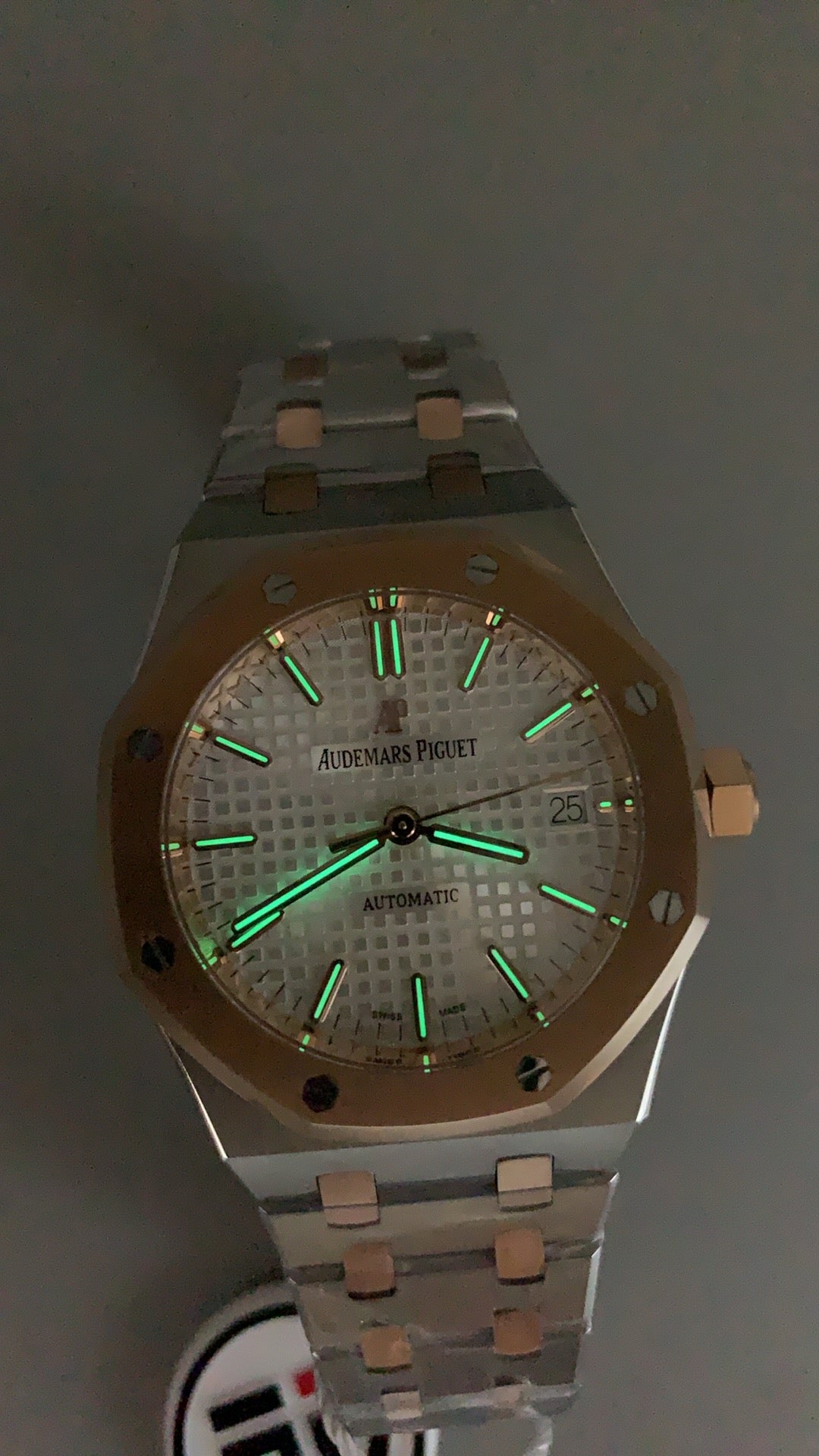 Audemars Piguet Royal Oak 15451SR | 37MM | ตัวเรือนทูโทนสแตนเลสสตีล+เคลือบสีโรสโกลด์แบบ PVD | หน้าปัดสีขาวประดับเพชร | กลไกอัตโนมัติ Cal.3120