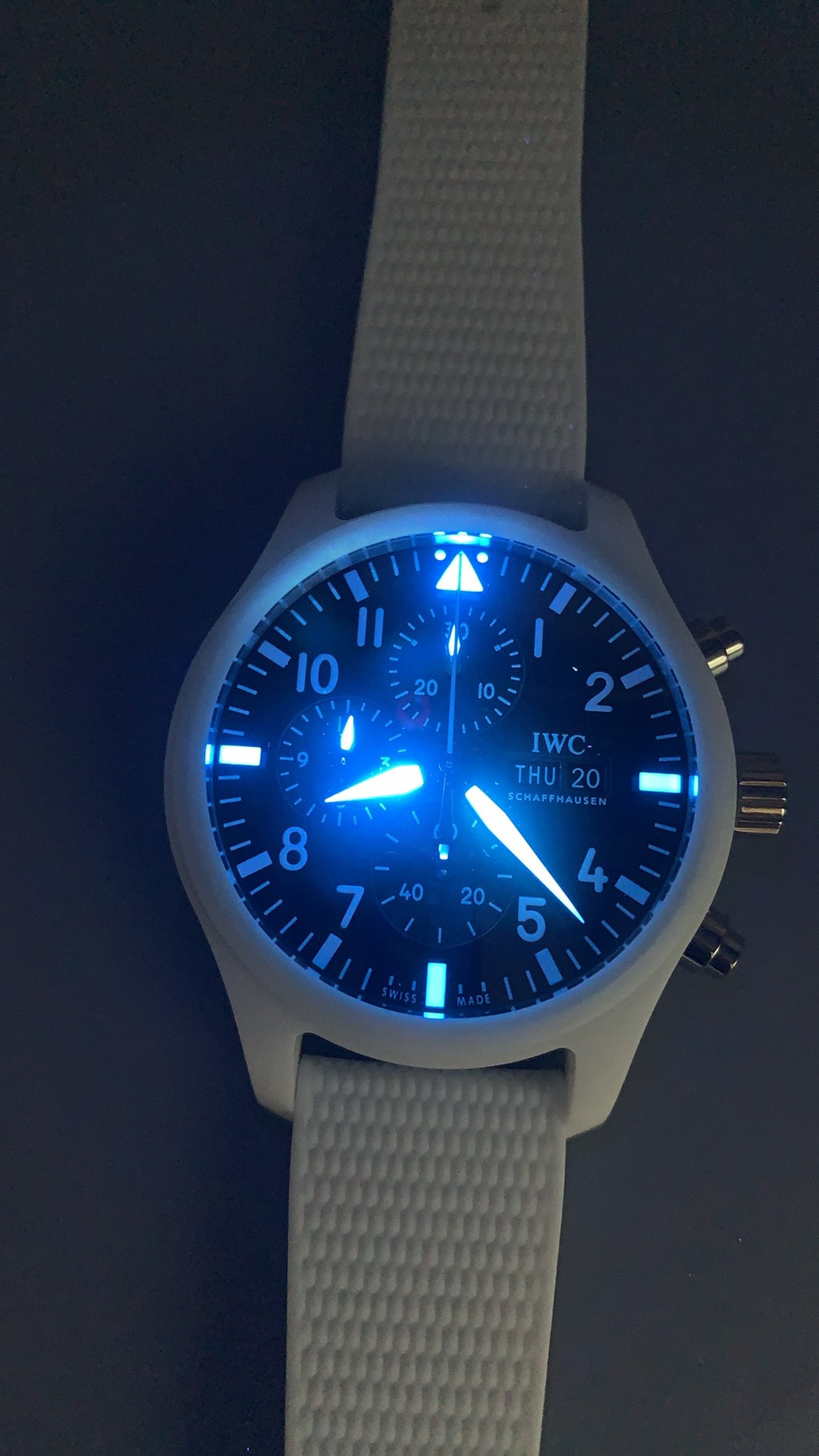 IWC Pilot's Watch Chronograph TOP GUN Lake Tahoe | 44.5MM | ตัวเรือนเซรามิกสีขาว | ฟังก์ชันจับเวลา | หน้าปัดสีดำ | สายยางสีขาว | กลไกอัตโนมัติ Cal.69380