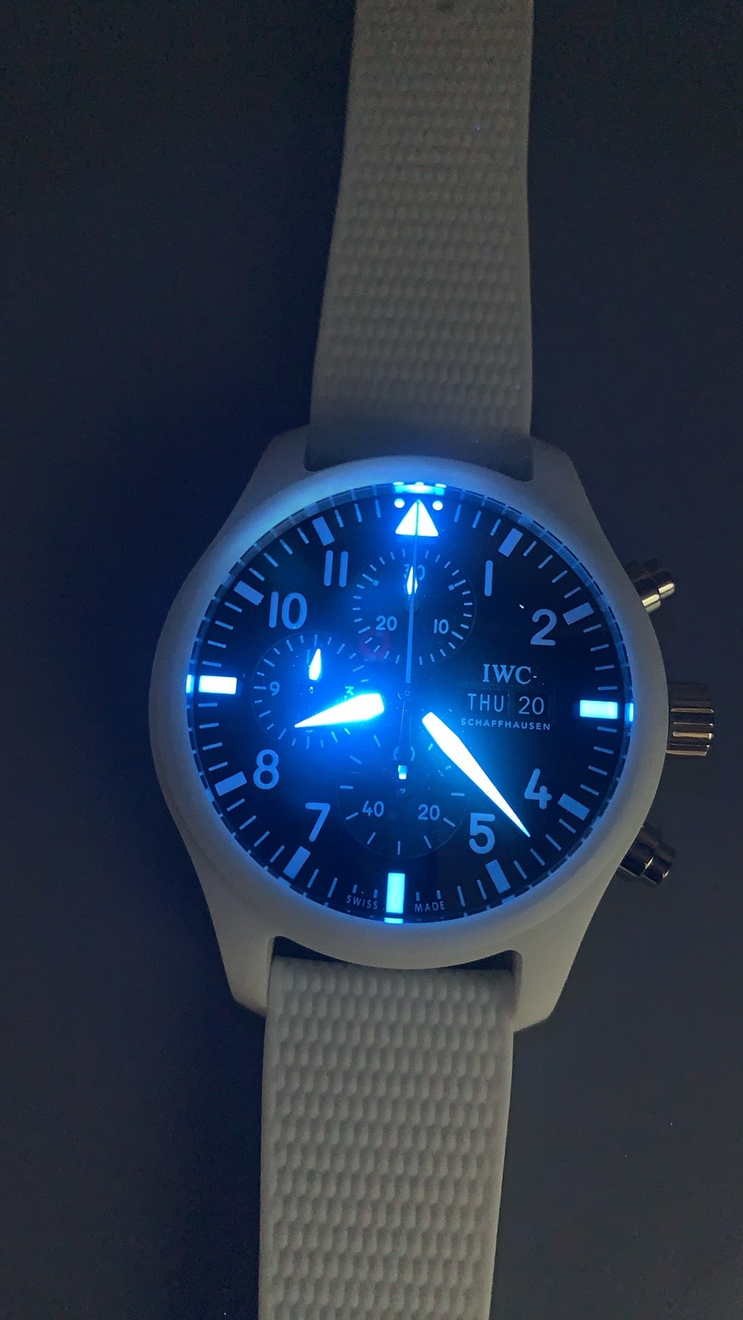 IWC Pilot's Watch Chronograph TOP GUN Lake Tahoe | 44.5MM | ตัวเรือนเซรามิกสีขาว | ฟังก์ชันจับเวลา | หน้าปัดสีดำ | สายยางสีขาว | กลไกอัตโนมัติ Cal.69380