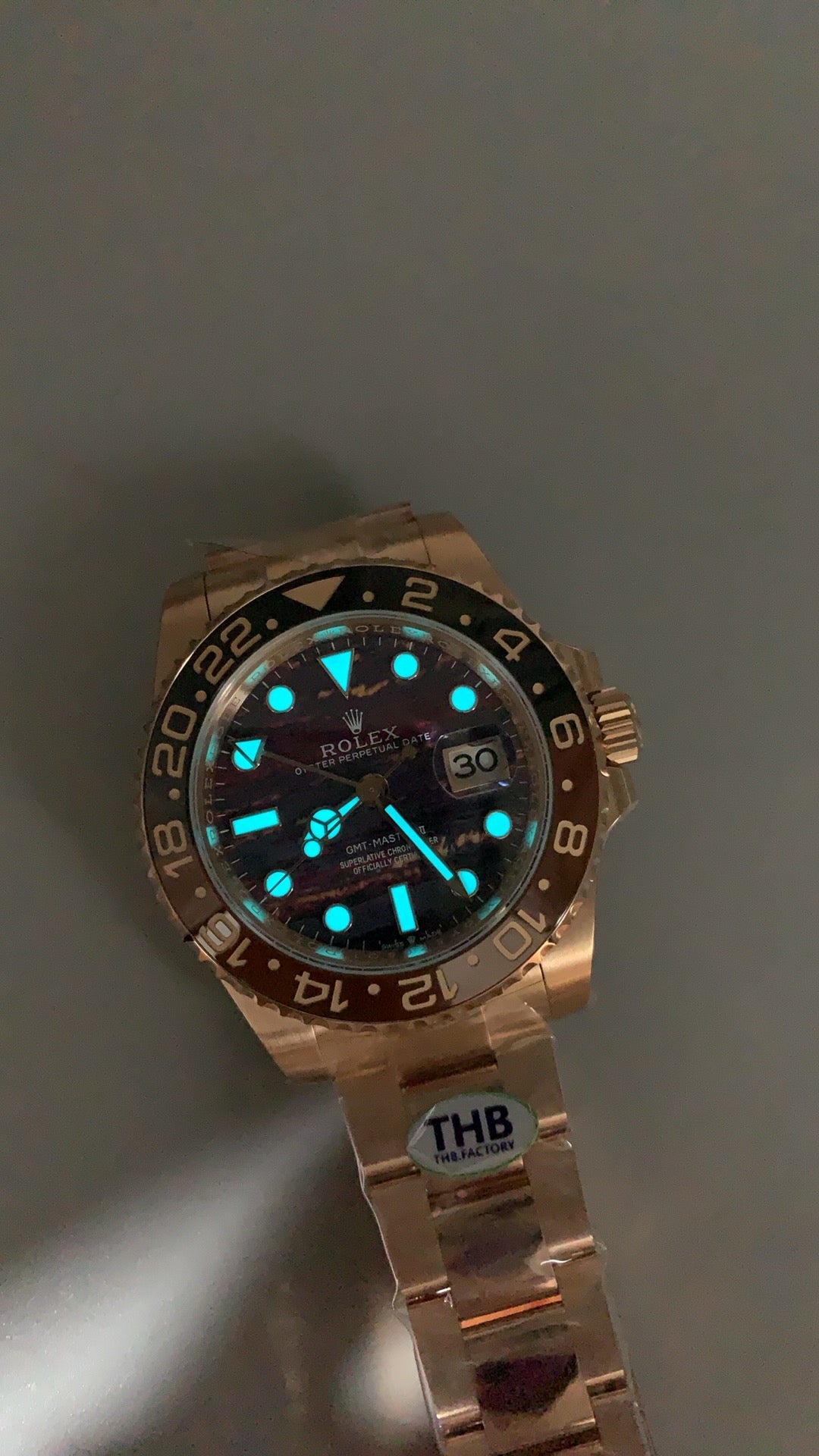 Rolex GMT-Master II 40MM | หน้าปัดลายก้อนเมฆ | ตัวเรือนสแตนเลสเคลือบสีโรสโกลด์ PVD | กลไกอัตโนมัติ Cal.3285