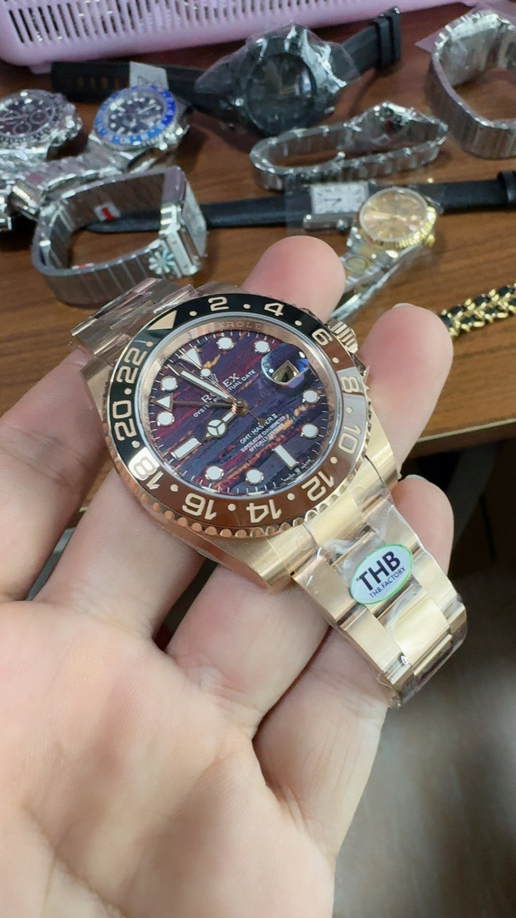 Rolex GMT-Master II 40MM | หน้าปัดลายก้อนเมฆ | ตัวเรือนสแตนเลสเคลือบสีโรสโกลด์ PVD | กลไกอัตโนมัติ Cal.3285