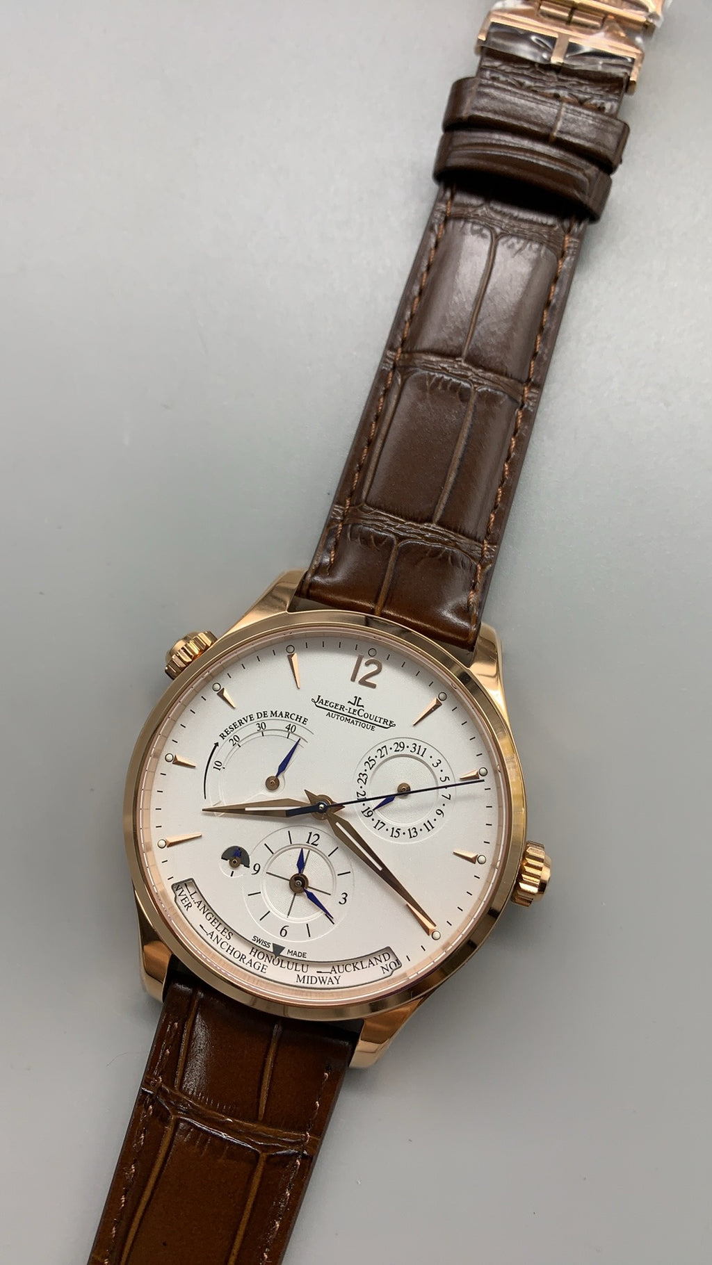 Jaeger-LeCoultre Polaris Chronograph WT | 44MM | Rose gold-plated stainless steel case | Chronograph + World Time | Black dial | Brown alligator strap | Automatic movement Cal.752A