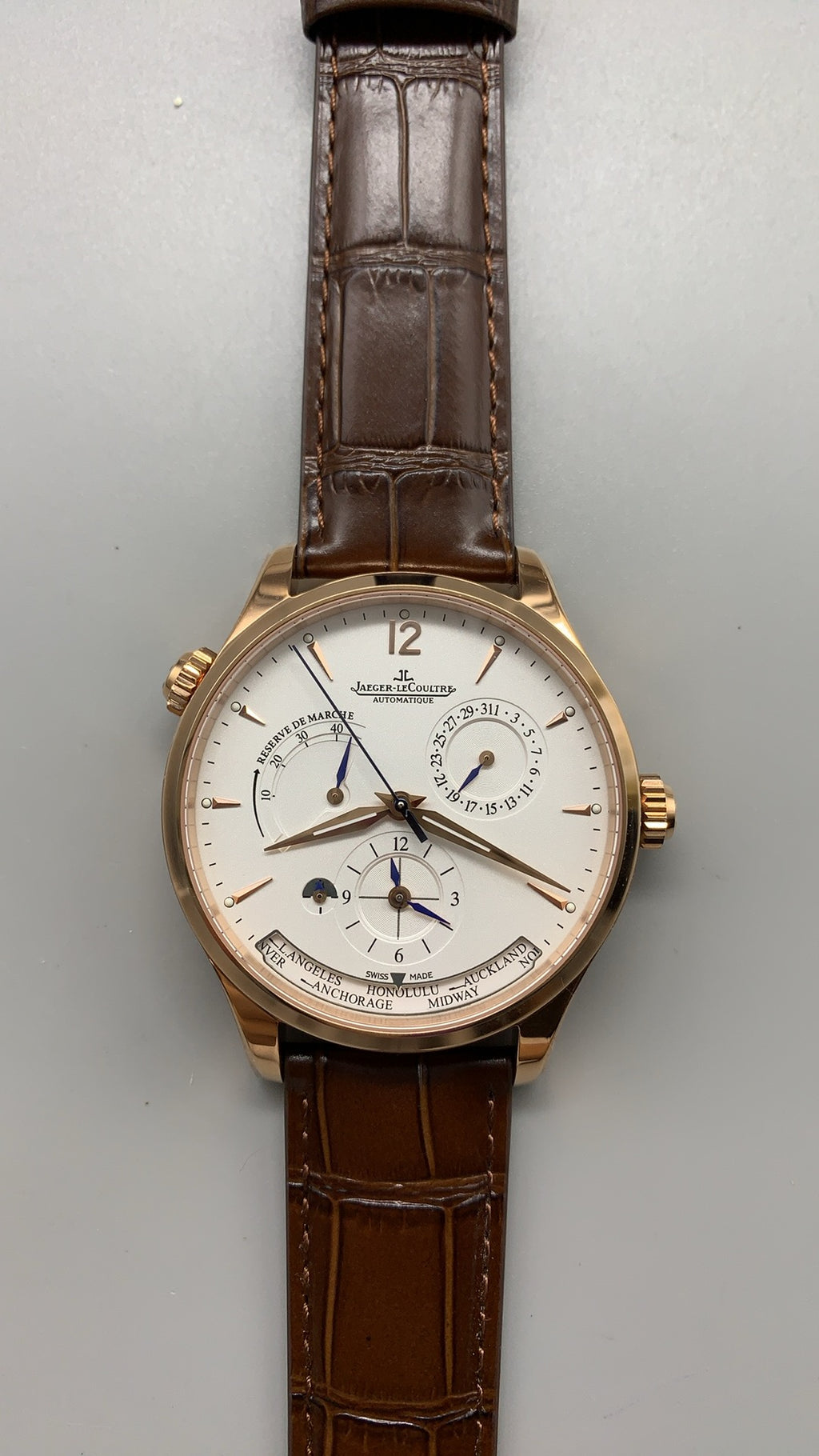 Jaeger-LeCoultre Polaris Chronograph WT | 44MM | Rose gold-plated stainless steel case | Chronograph + World Time | Black dial | Brown alligator strap | Automatic movement Cal.752A