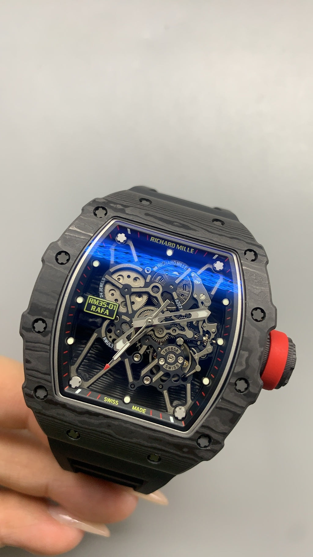 Richard Mille RM35-01 | 42MM | ตัวเรือนคาร์บอนไฟเบอร์ NTPT + โครงไทเทเนียม | หน้าปัดสเกเลตัน | กลไกไขลานมือ RMUL3
