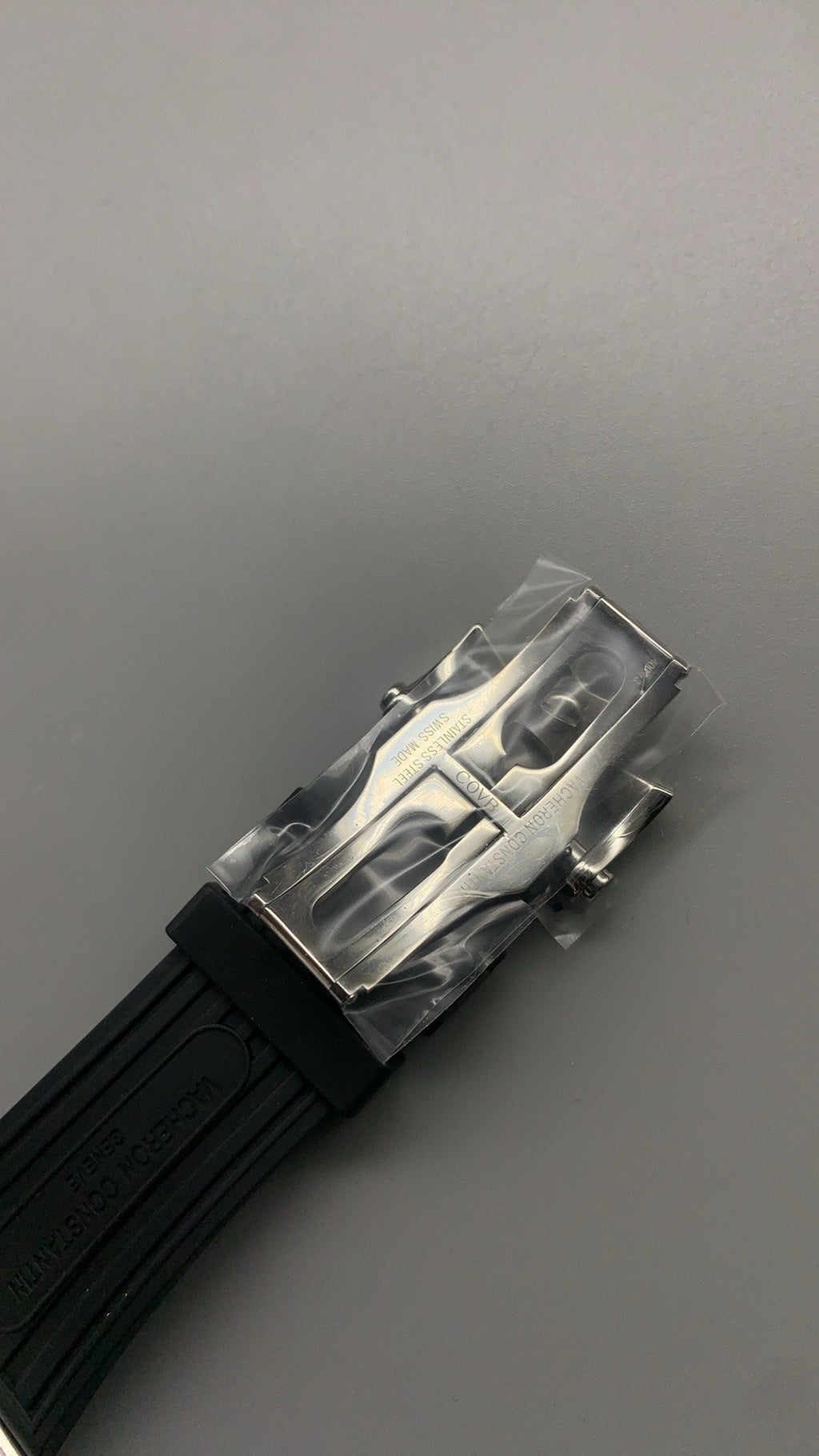 Vacheron Constantin Overseas Chronograph 47450 | 42MM | ตัวเรือนสแตนเลสสตีล | ฟังก์ชันจับเวลา | หน้าปัดสีน้ำเงิน | กลไกอัตโนมัติ Cal.1137