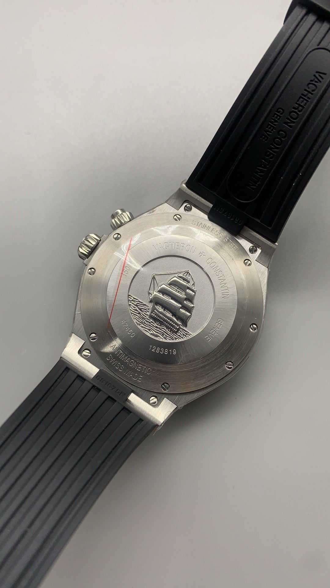 Vacheron Constantin Overseas Chronograph 47450 | 42MM | ตัวเรือนสแตนเลสสตีล | ฟังก์ชันจับเวลา | หน้าปัดสีน้ำเงิน | กลไกอัตโนมัติ Cal.1137