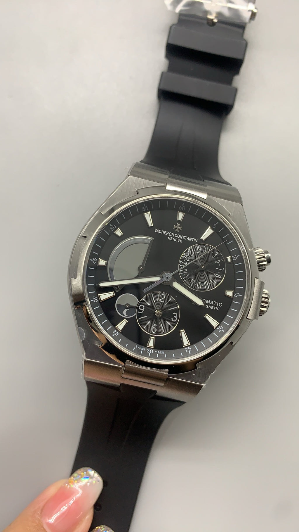 Vacheron Constantin Overseas Chronograph 47450 | 42MM | ตัวเรือนสแตนเลสสตีล | ฟังก์ชันจับเวลา | หน้าปัดสีน้ำเงิน | กลไกอัตโนมัติ Cal.1137