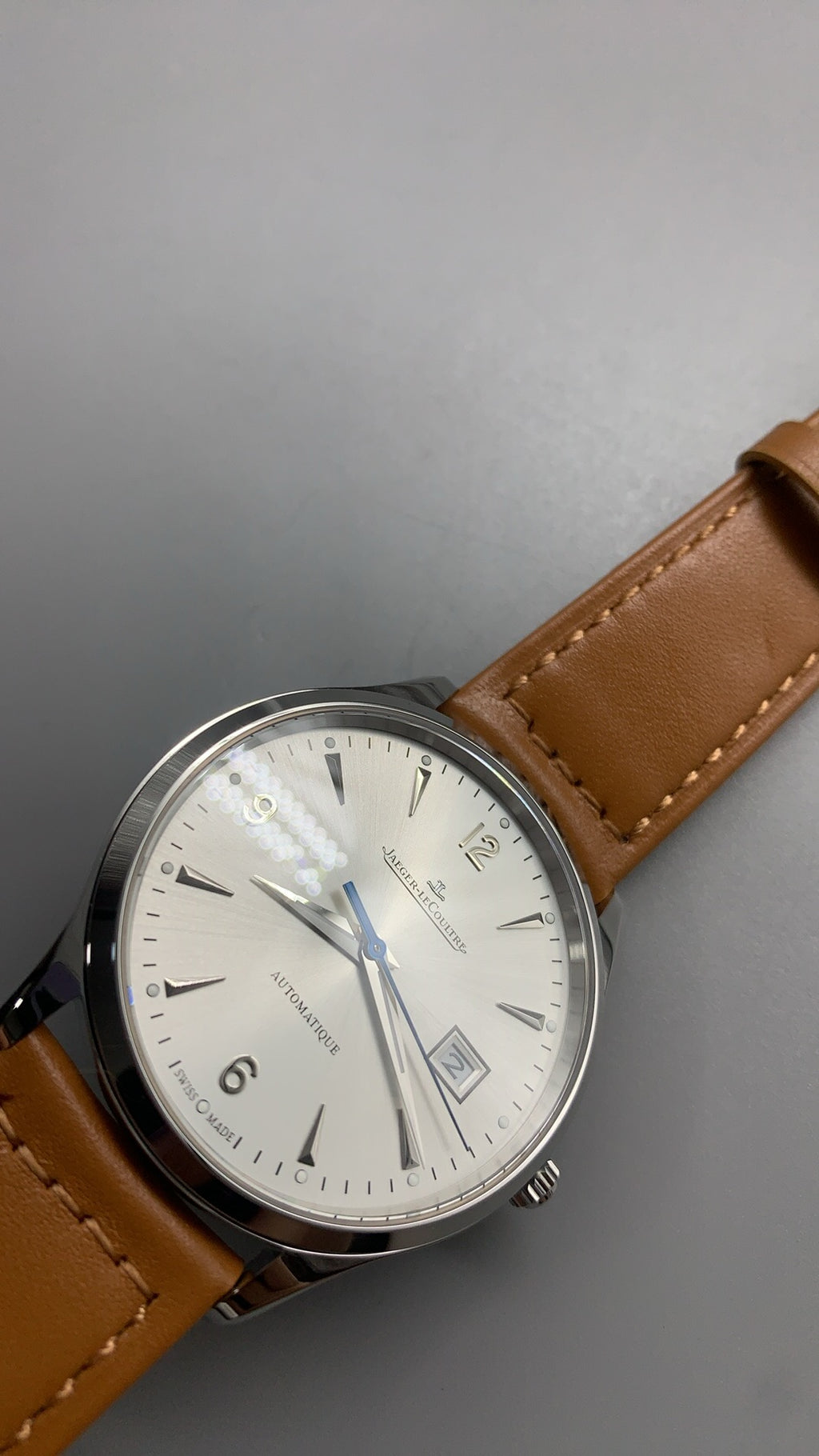 Jaeger-LeCoultre Master Control Date | 40MM | Stainless Steel Case | Date Function | Silver Dial | Light Brown Calfskin Strap | Automatic Movement Cal.899