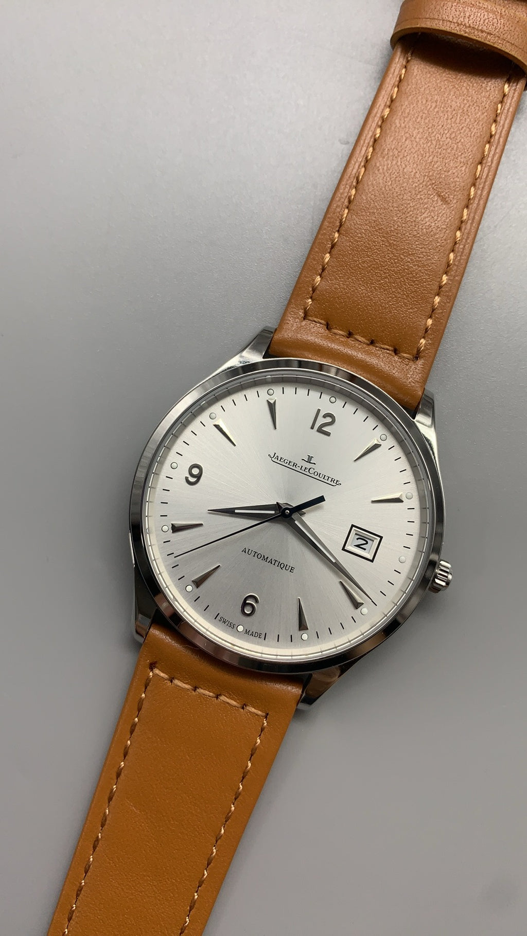 Jaeger-LeCoultre Master Control Date | 40MM | Stainless Steel Case | Date Function | Silver Dial | Light Brown Calfskin Strap | Automatic Movement Cal.899