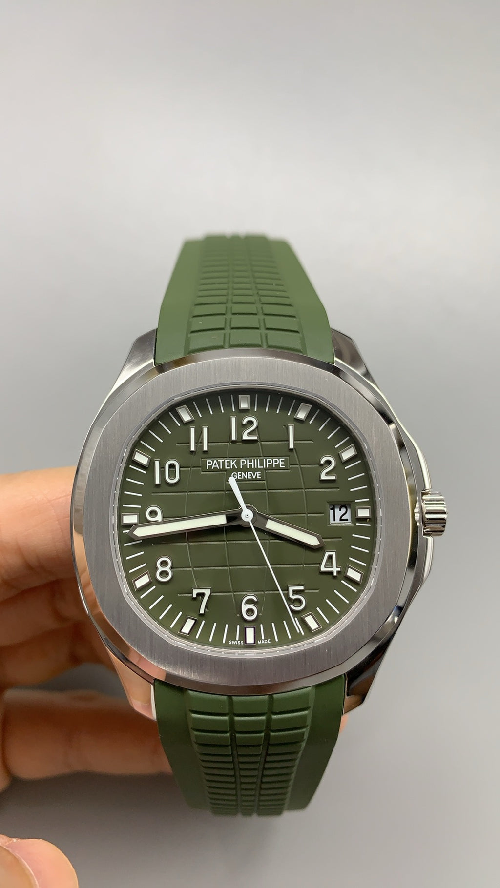 Patek Philippe Aquanaut 5167 | 40MM | หน้าปัดสีเขียวลายตาราง | สายยางสีเขียว | กลไกอัตโนมัติ Cal.324 S C