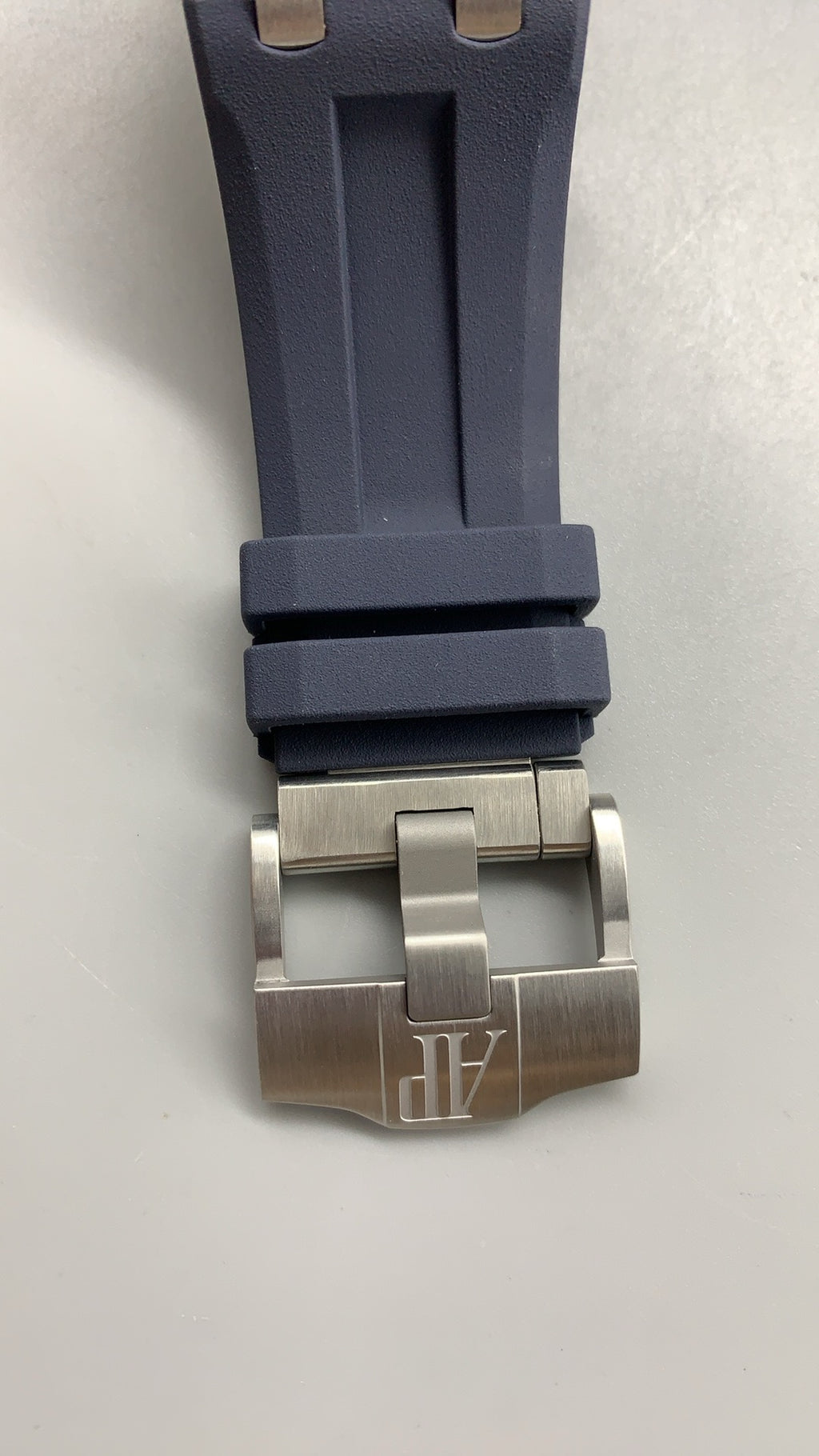 Audemars Piguet Royal Oak Offshore Diver 15720ST | 42MM | Stainless Steel Case | Blue Dial | Automatic Movement Cal.4308