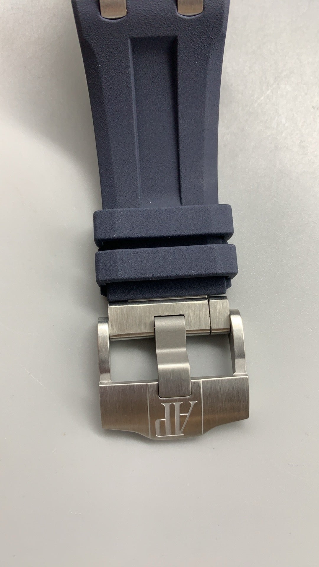 Audemars Piguet Royal Oak Offshore Diver 15720ST | 42MM | Stainless Steel Case | Blue Dial | Automatic Movement Cal.4308