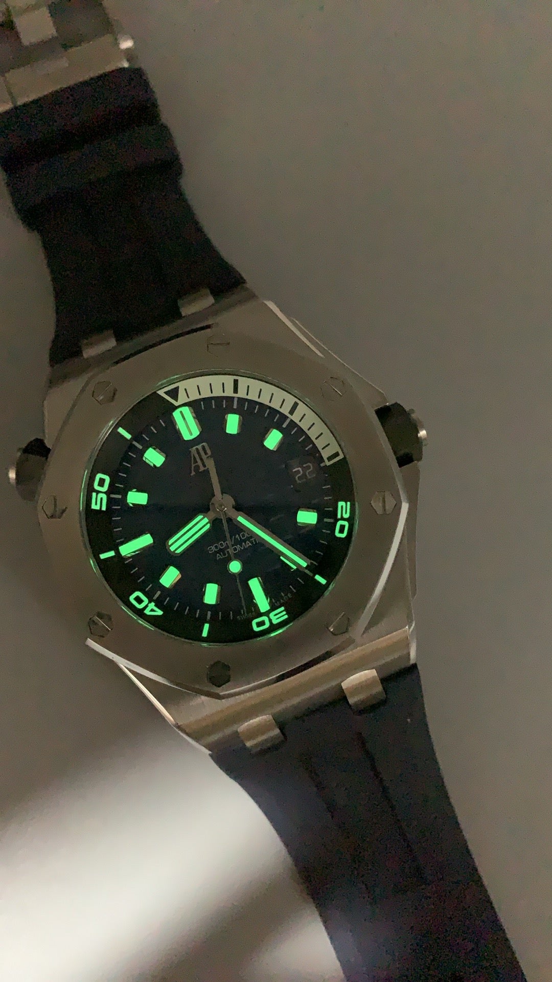 Audemars Piguet Royal Oak Offshore Diver 15720ST | 42MM | Stainless Steel Case | Blue Dial | Automatic Movement Cal.4308