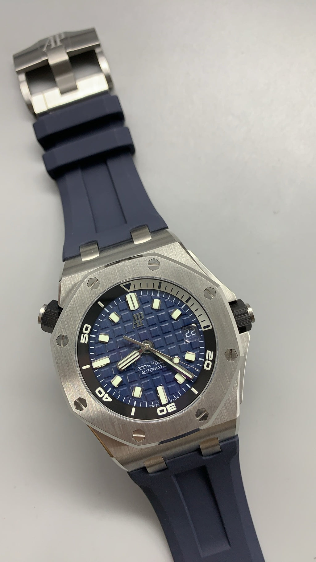 Audemars Piguet Royal Oak Offshore Diver 15720ST | 42MM | Stainless Steel Case | Blue Dial | Automatic Movement Cal.4308