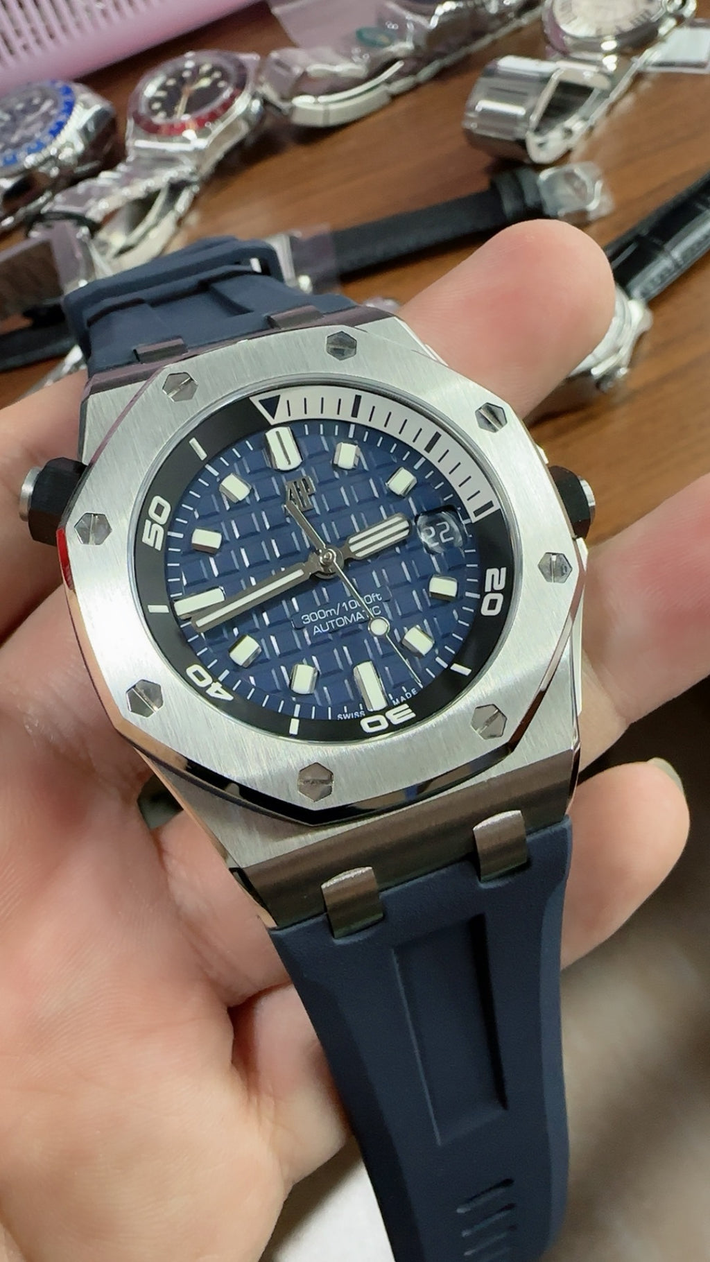 Audemars Piguet Royal Oak Offshore Diver 15720ST | 42MM | Stainless Steel Case | Blue Dial | Automatic Movement Cal.4308