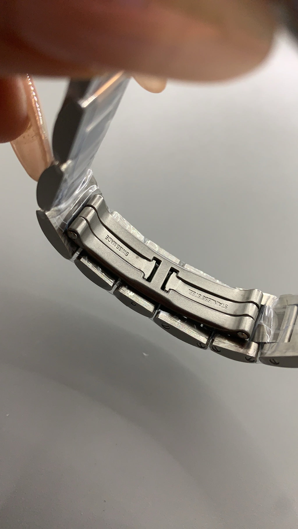 Cartier Ballon Bleu de Cartier | ขนาด 28 มม. | หน้าปัดเปลือกหอย | สองกษัตริย์ (สแตนเลสสตีล+สีโรสโกลด์) | ควอตซ์ (Quartz)