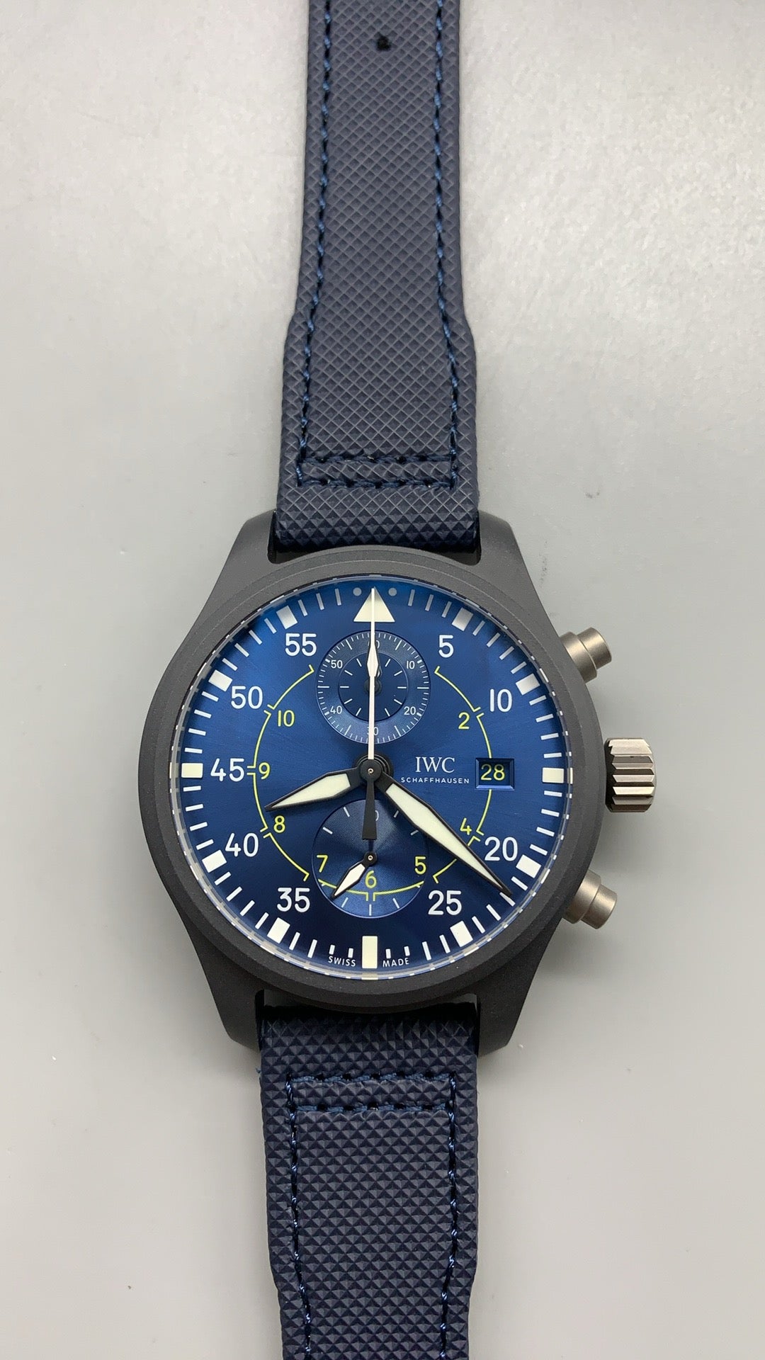 IWC Pilot's Watch Chronograph Blue Angels | 44.5MM | ตัวเรือนเซรามิกสีดำ | ฟังก์ชันจับเวลา | หน้าปัดสีน้ำเงิน | สายผ้าไนลอนสีน้ำเงิน | กลไกอัตโนมัติ Cal.89361