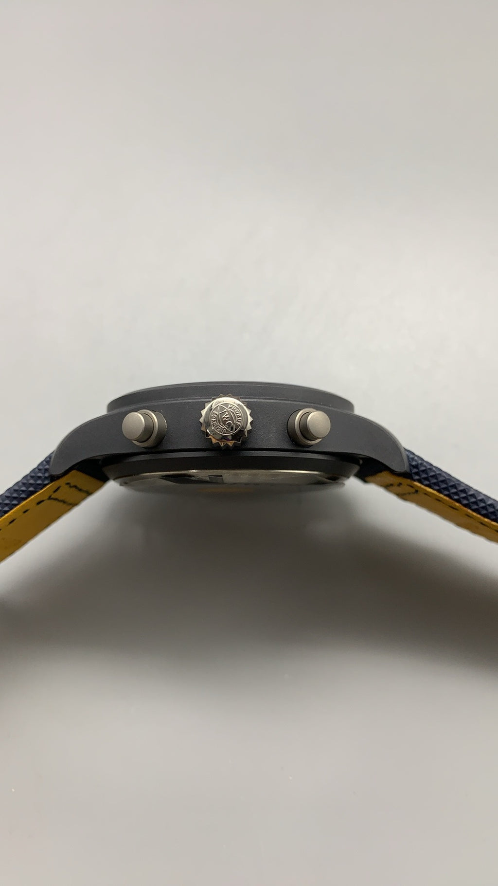 IWC Pilot's Watch Chronograph Blue Angels | 44.5MM | ตัวเรือนเซรามิกสีดำ | ฟังก์ชันจับเวลา | หน้าปัดสีน้ำเงิน | สายผ้าไนลอนสีน้ำเงิน | กลไกอัตโนมัติ Cal.89361