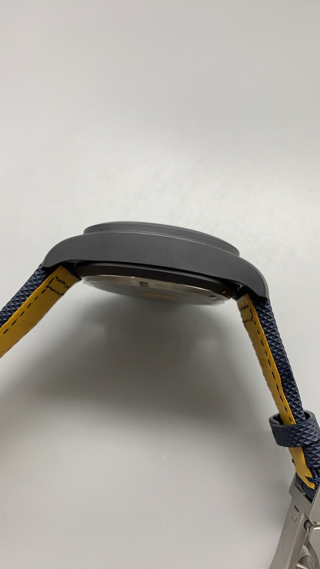 IWC Pilot's Watch Chronograph Blue Angels | 44.5MM | ตัวเรือนเซรามิกสีดำ | ฟังก์ชันจับเวลา | หน้าปัดสีน้ำเงิน | สายผ้าไนลอนสีน้ำเงิน | กลไกอัตโนมัติ Cal.89361