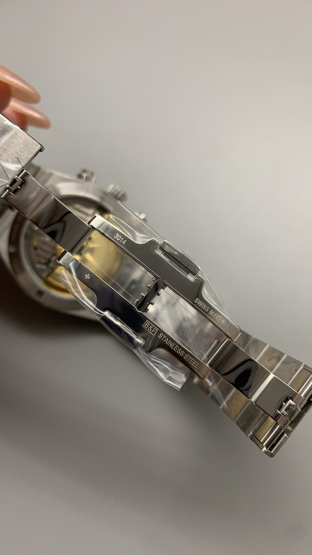 Vacheron Constantin Overseas Chronograph 5500V | 42.5MM | ตัวเรือนสแตนเลสสตีล | ฟังก์ชันจับเวลา | หน้าปัดสีน้ำเงิน | กลไกอัตโนมัติ Cal.5200