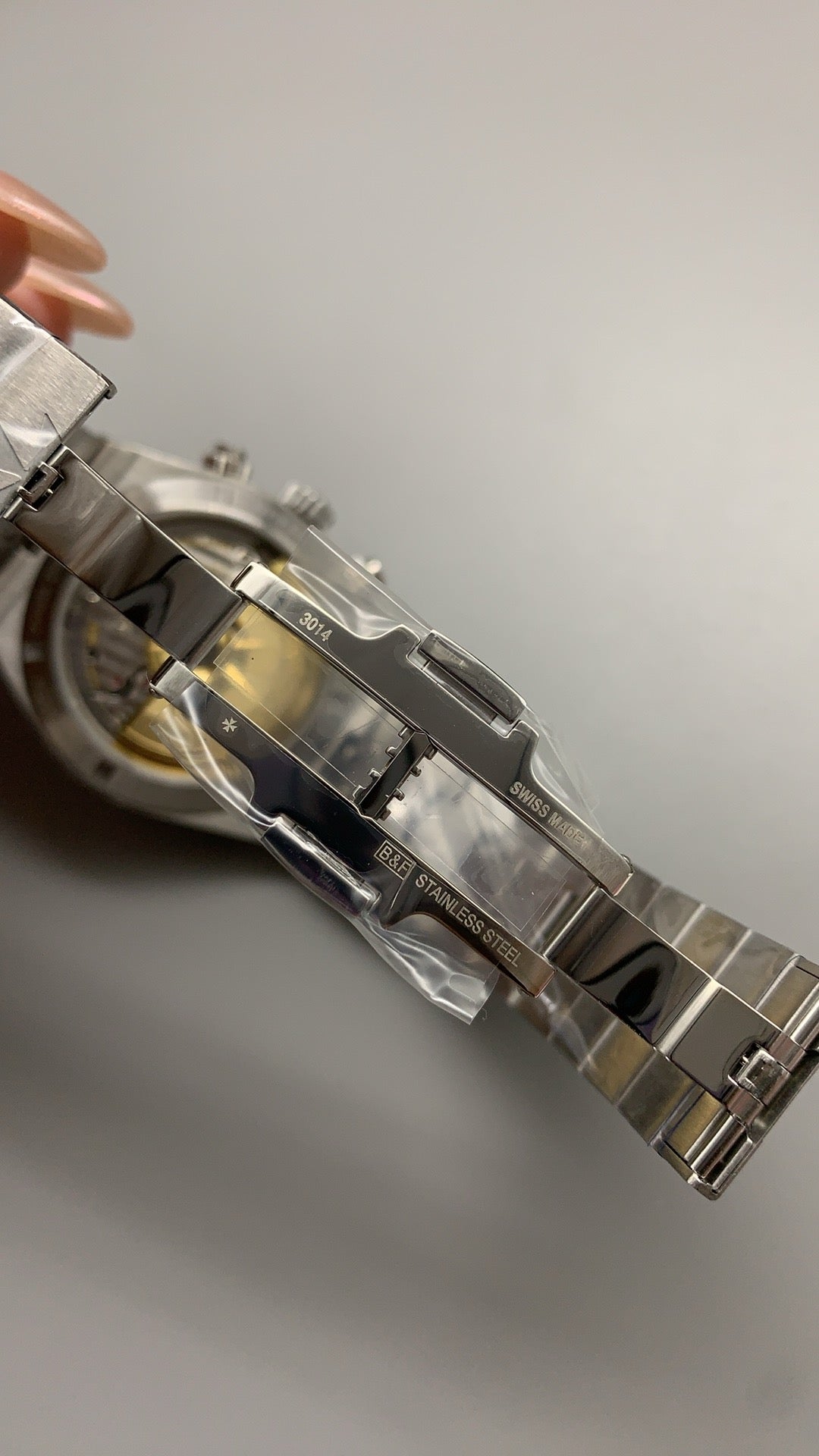 Vacheron Constantin Overseas Chronograph 5500V | 42.5MM | ตัวเรือนสแตนเลสสตีล | ฟังก์ชันจับเวลา | หน้าปัดสีน้ำเงิน | กลไกอัตโนมัติ Cal.5200