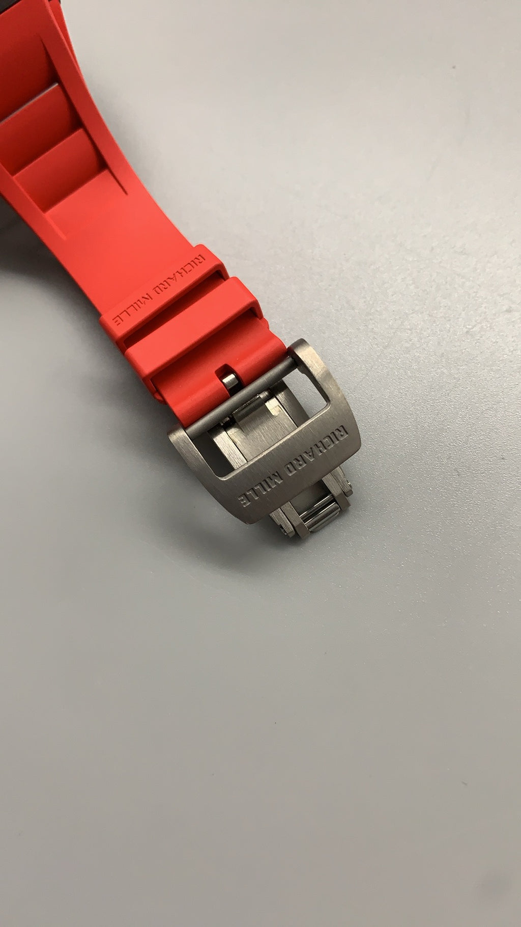 Richard Mille RM055 | 42MM | ตัวเรือนคาร์บอนไฟเบอร์ NTPT + โครงไทเทเนียม | หน้าปัดสเกเลตัน | กลไกไขลานมือ RMUL2